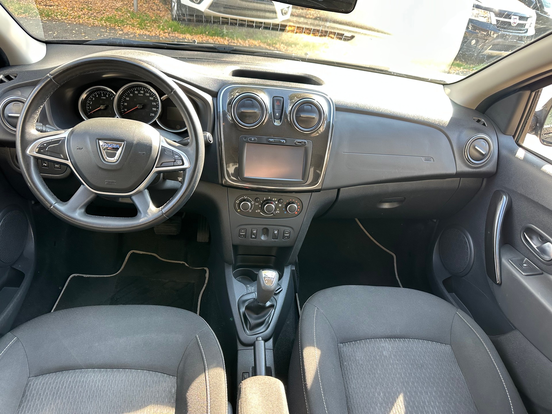 DACIA Sandero TCe 90 Lauréate Automatic-image-8