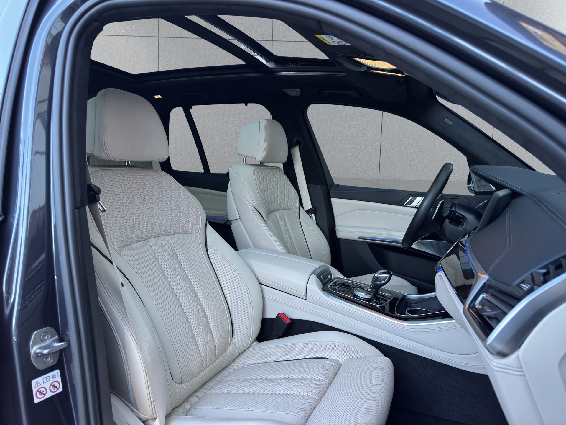 BMW X5 xDrive M50d Steptronic-image-12