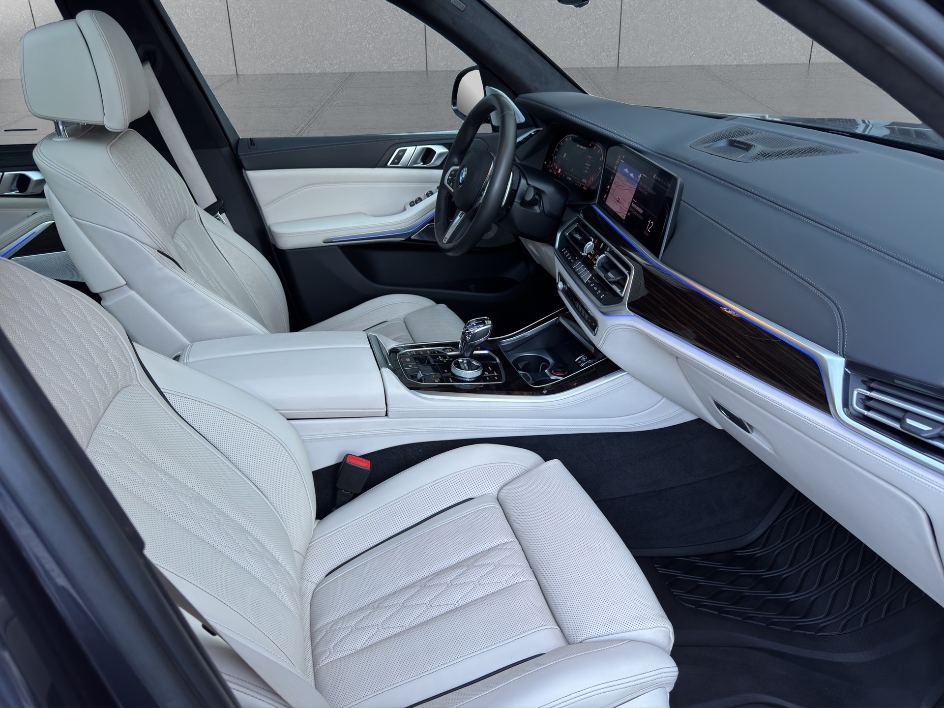 BMW X5 xDrive M50d Steptronic-image-15