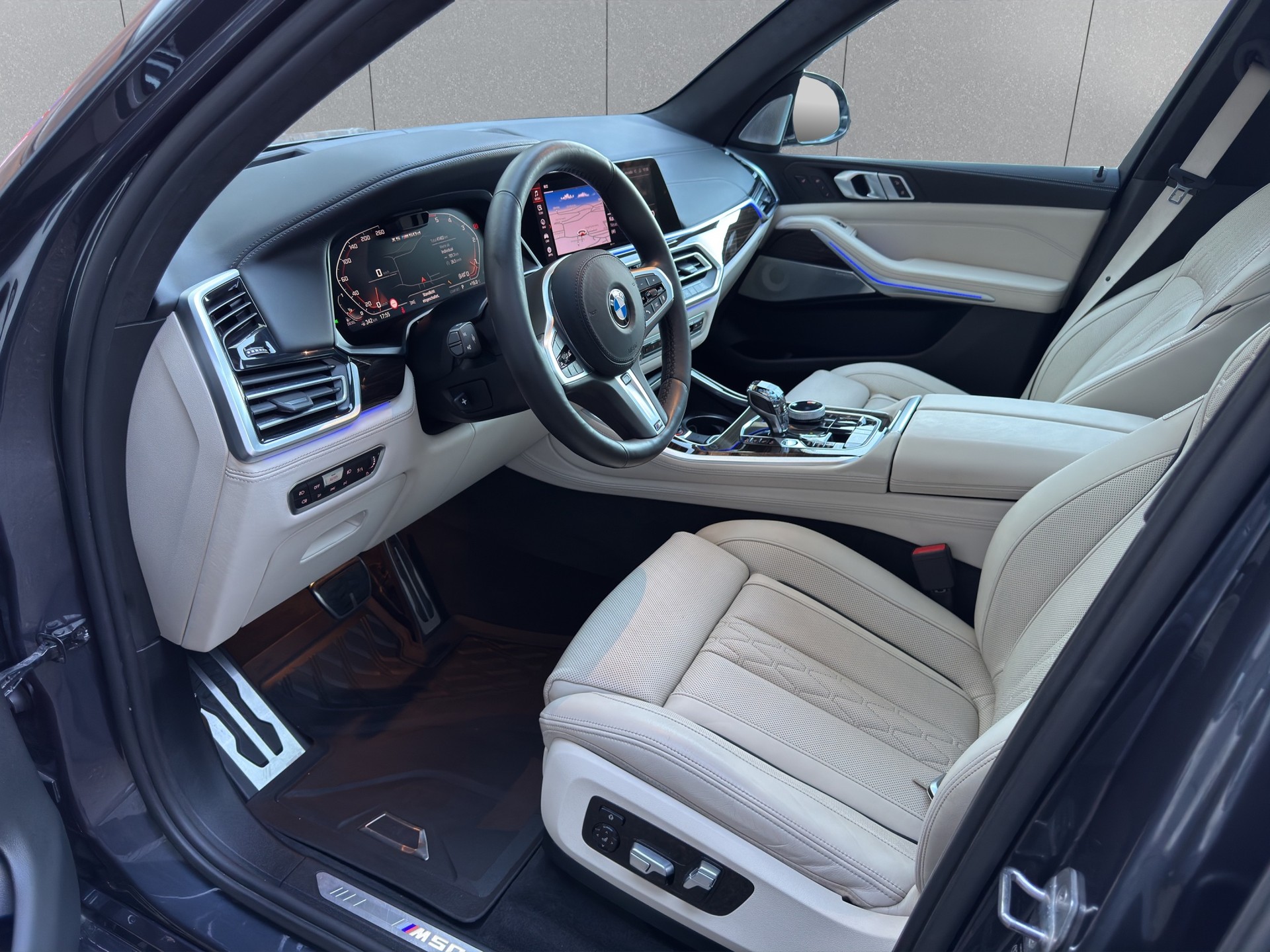 BMW X5 xDrive M50d Steptronic-image-13