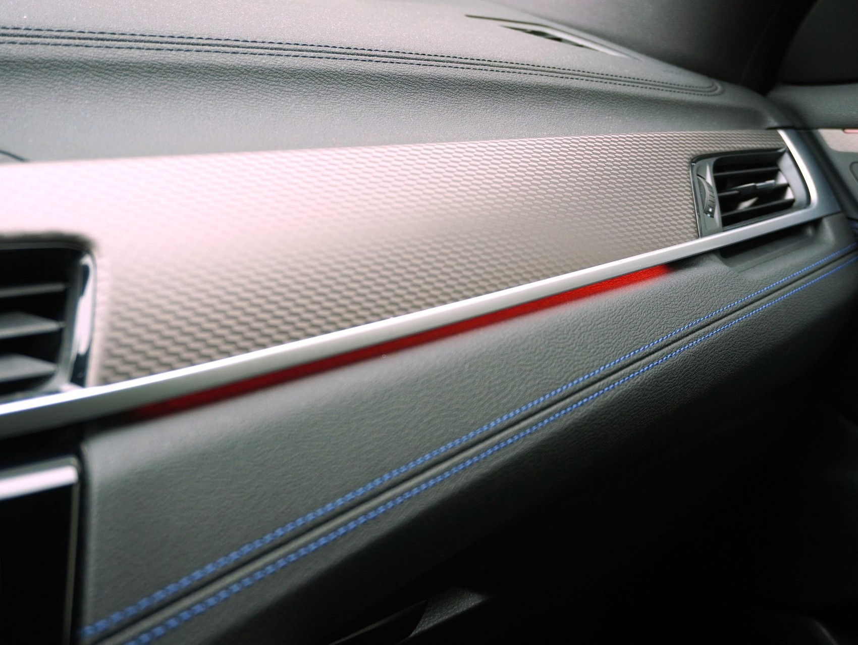 BMW X2 20i xDrive M Sport-image-16