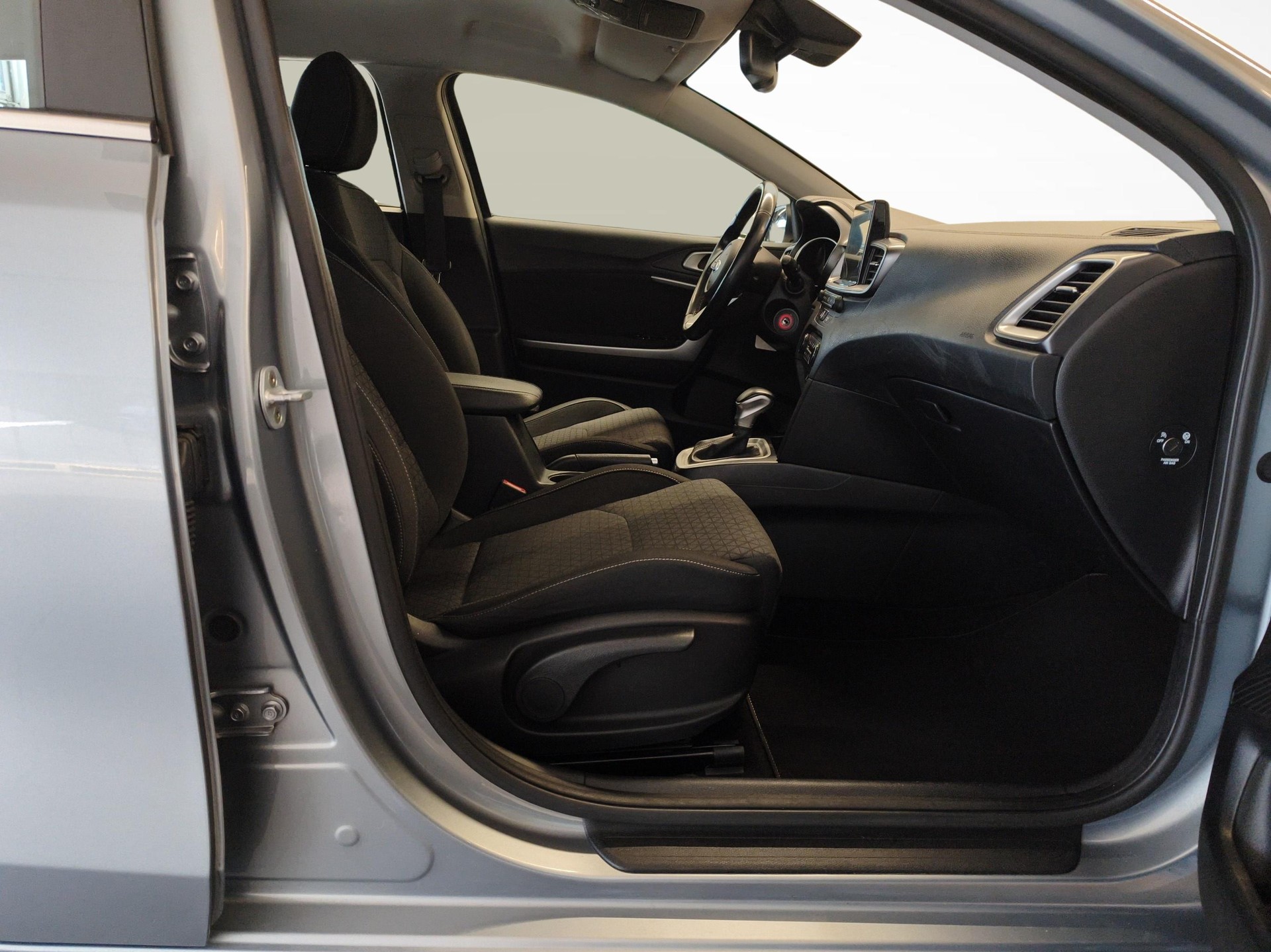 KIA Ceed SW 1.4 T-GDi Power 25+-image-9