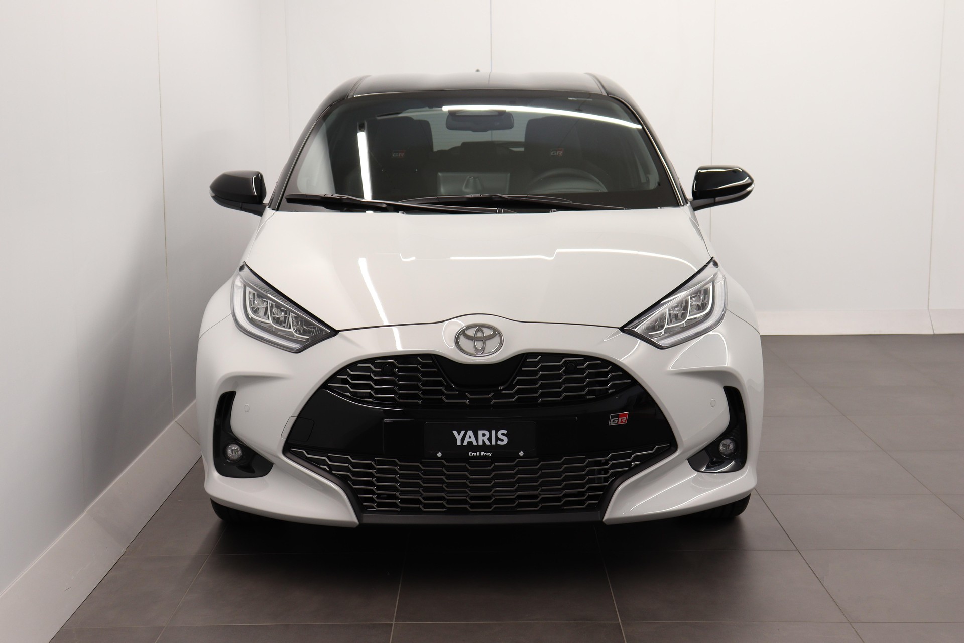 TOYOTA Yaris 1.5 VVT-i HSD GR Sport-image-1