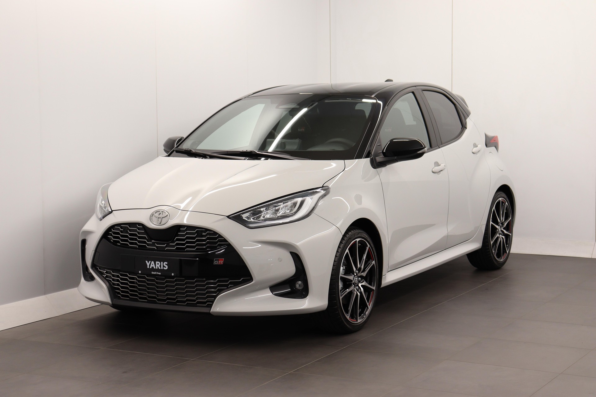 TOYOTA Yaris 1.5 VVT-i HSD GR Sport-image-0
