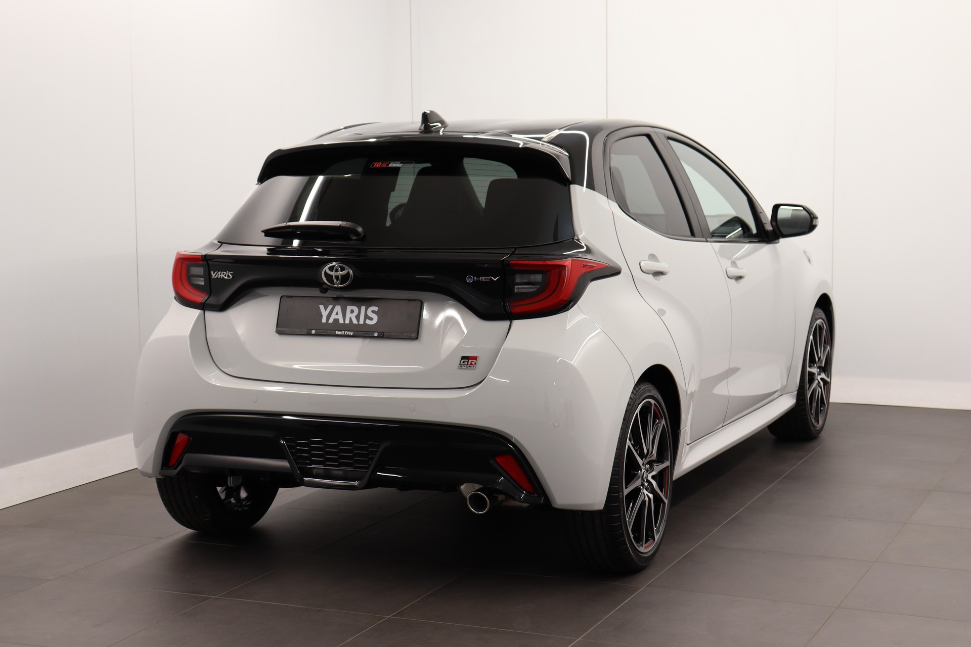 TOYOTA Yaris 1.5 VVT-i HSD GR Sport-image-3
