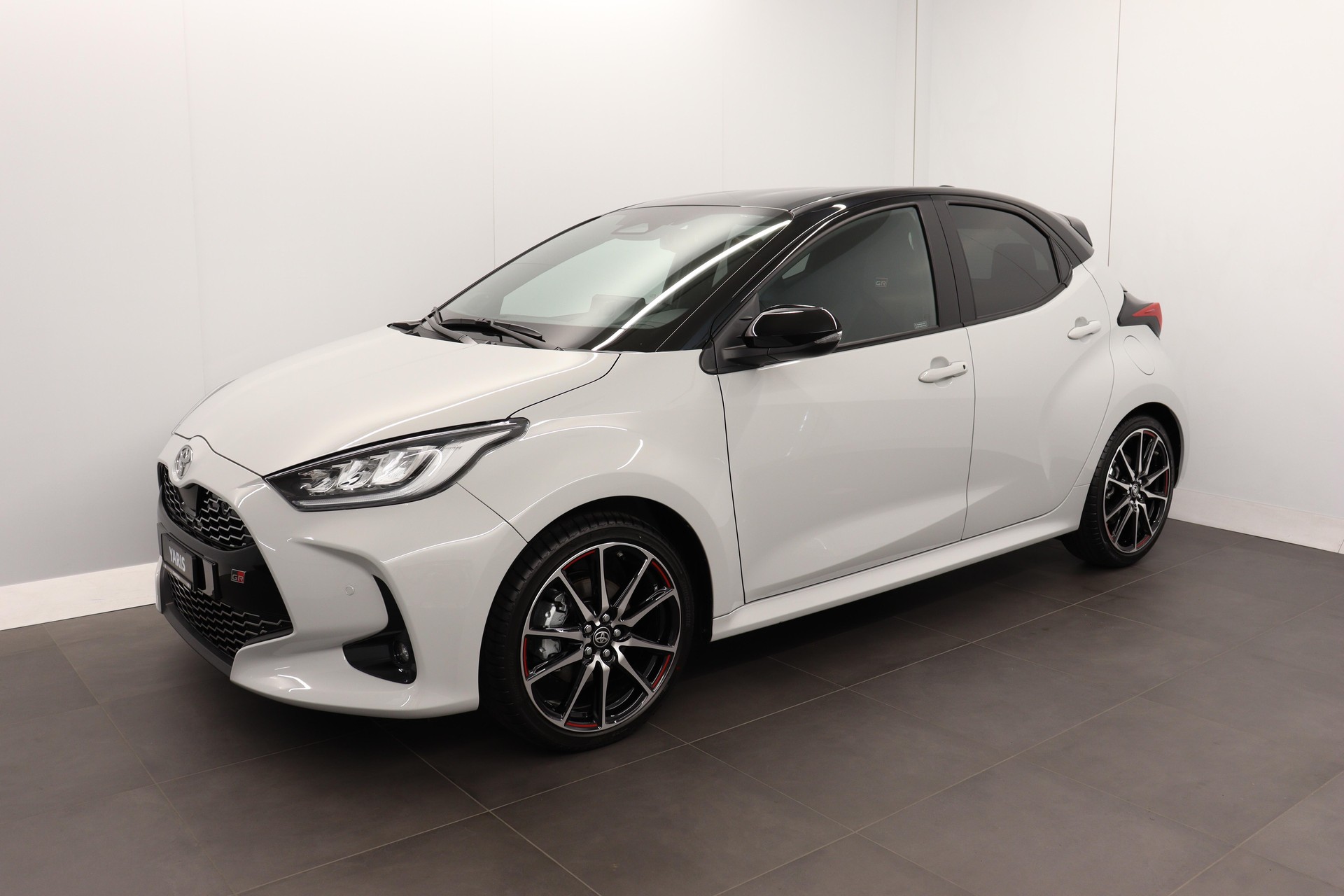 TOYOTA Yaris 1.5 VVT-i HSD GR Sport-image-2