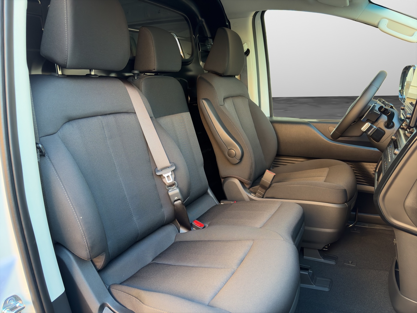HYUNDAI Staria Cargo 3P 84 kWh Amplia Design-image-12