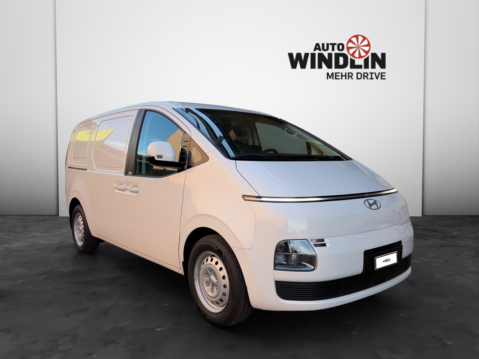 HYUNDAI Staria Cargo 3P 84 kWh Amplia Design-image-0