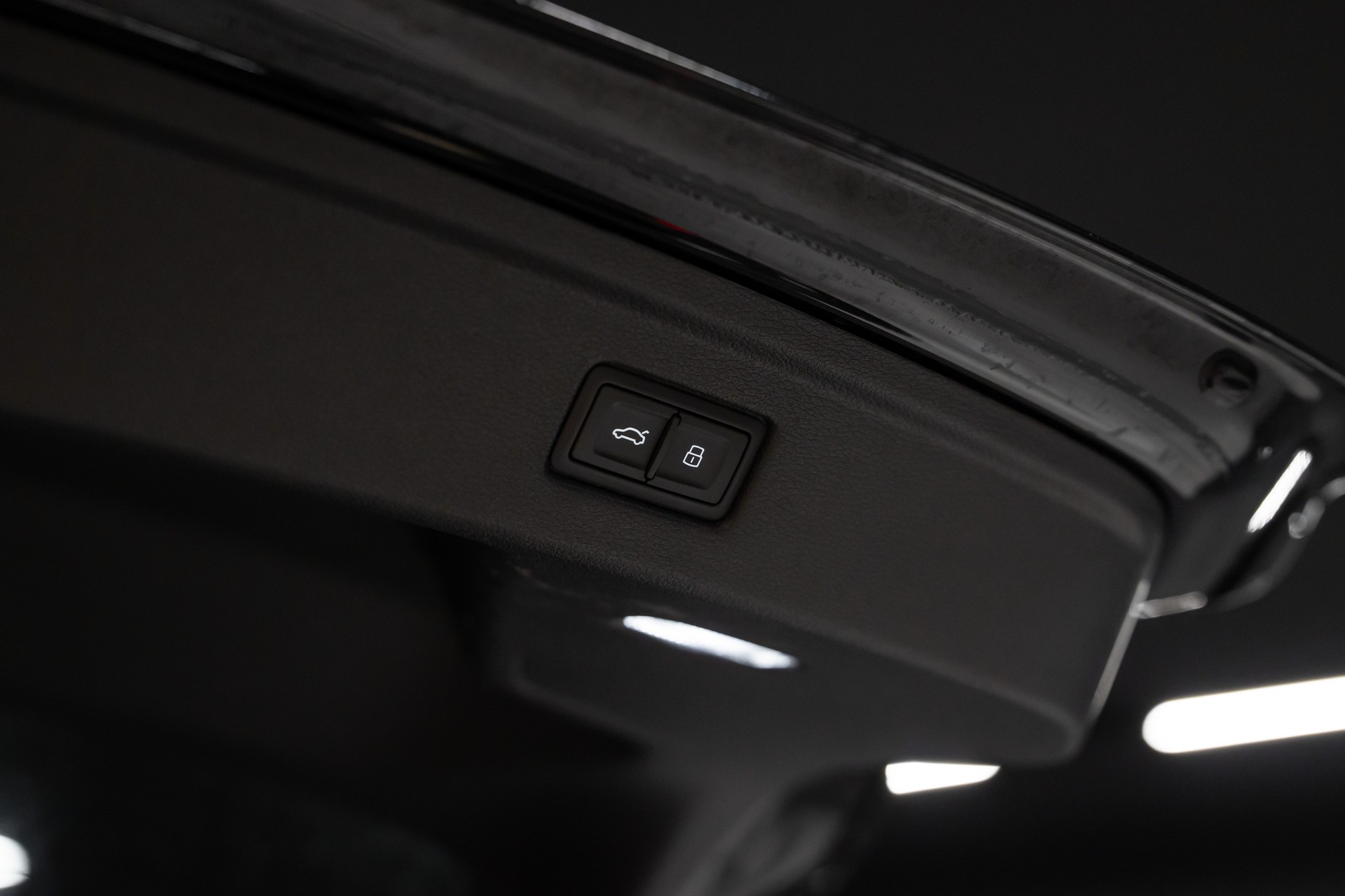 AUDI S5 Sportback 3.0 TFSI quattro tiptronic / CH Auto / Super Aussattung / Maxton Parts / ABT uvm..-image-9