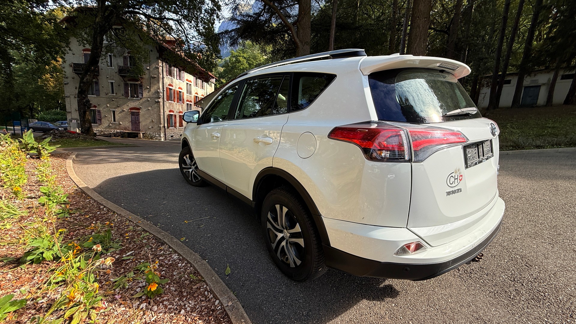 TOYOTA 2.0i VMa Active MdS-image-3