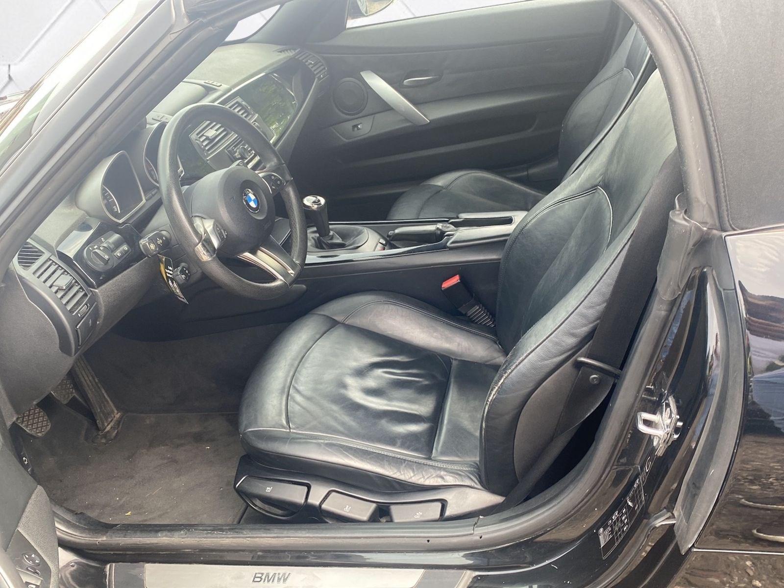 BMW Z4 2.5i Roadster-image-8