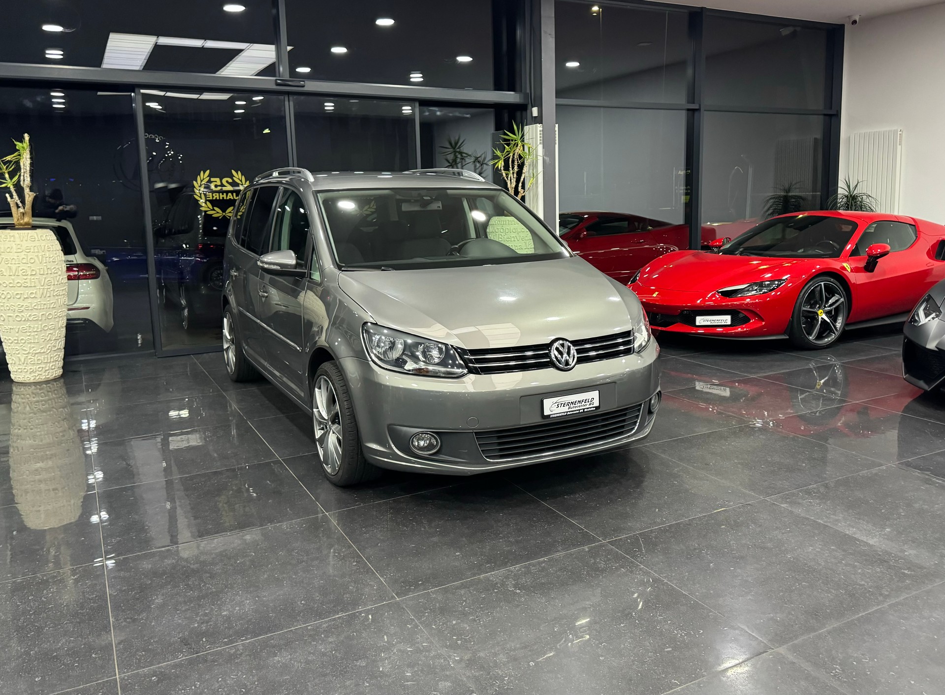 VW Touran 1.4 TSI Highline DSG-image-1