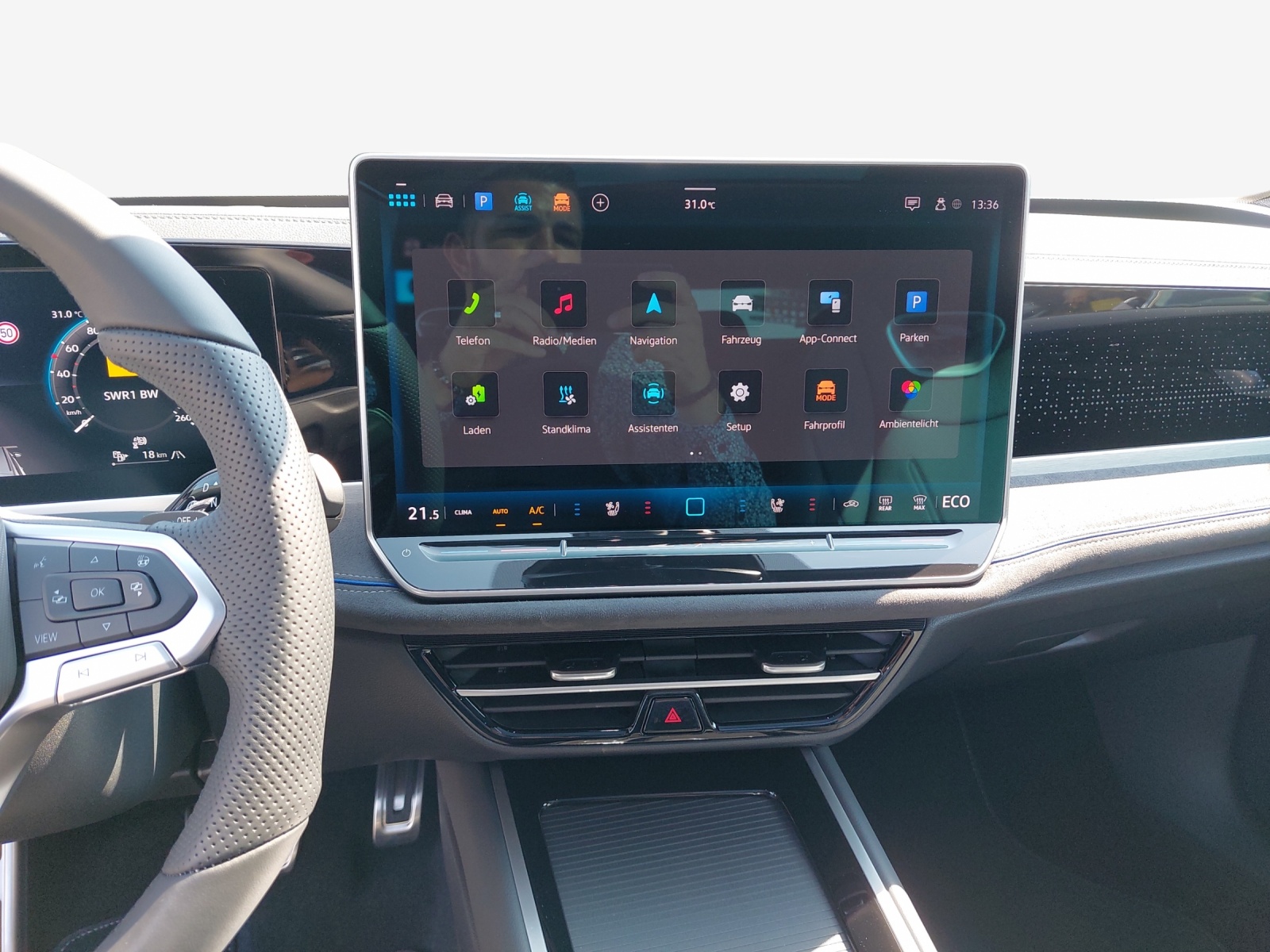 VW Passat Variant 1.5 TSI evo2 Plug-In- Hybrid R-Line DSG-image-10