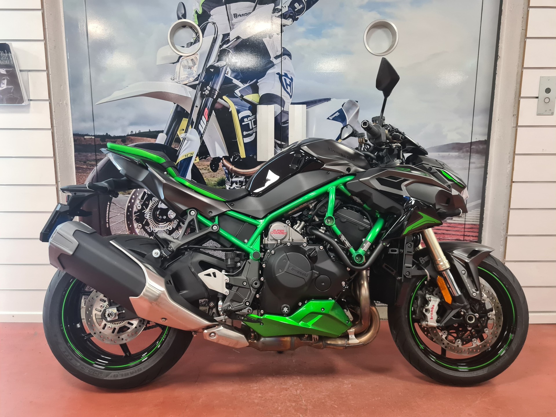 KAWASAKI Z H2 SE-showroom-element-2