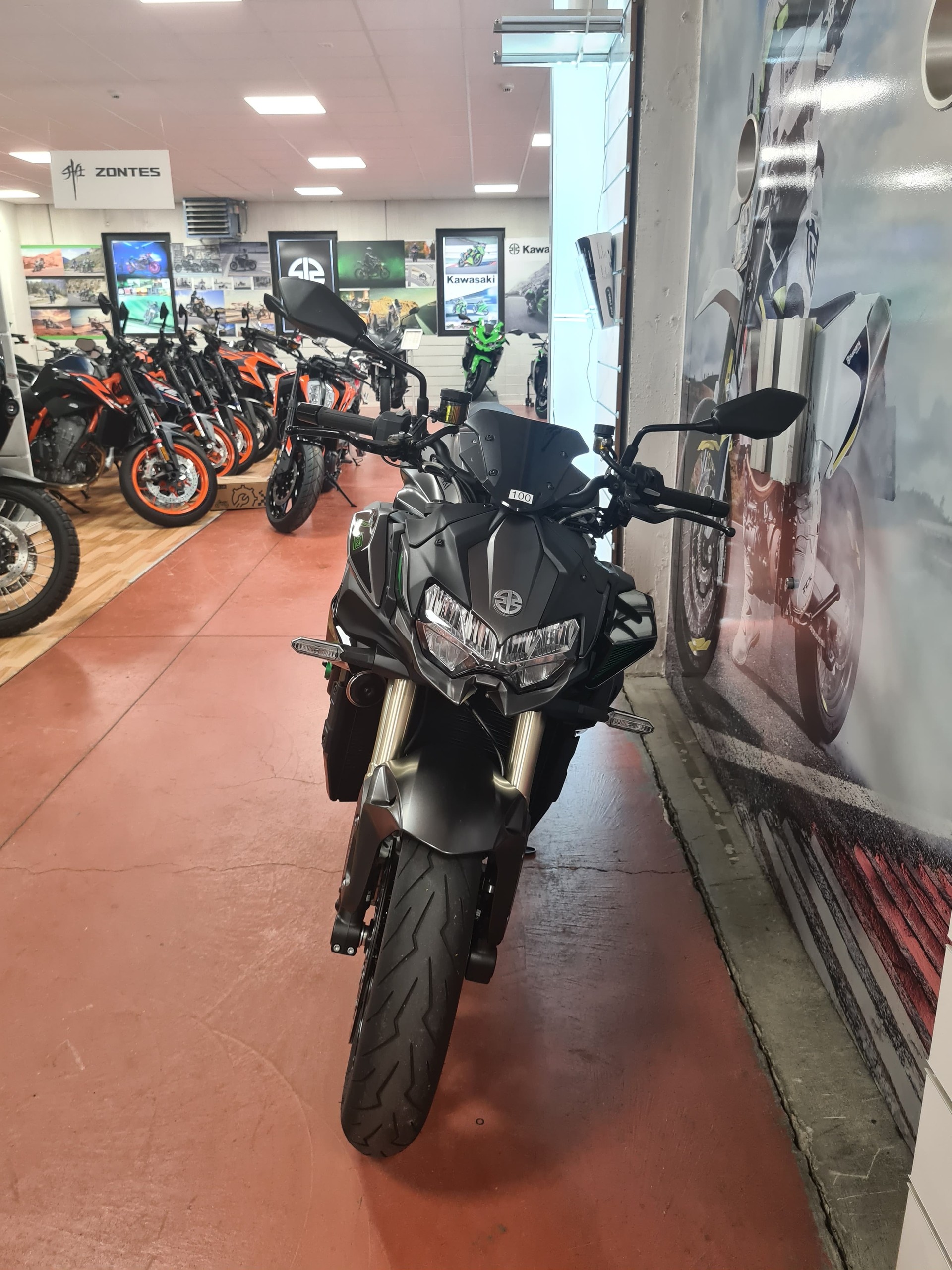 KAWASAKI Z H2 SE-showroom-element-1