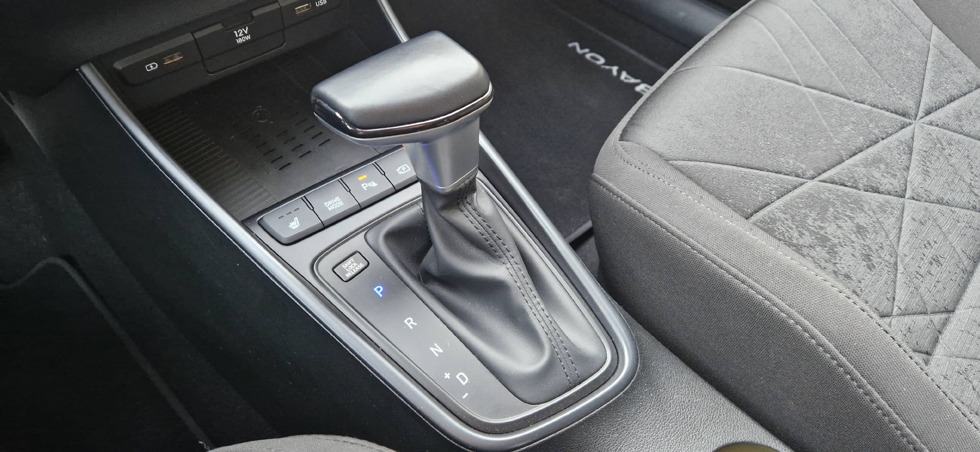 HYUNDAI Bayon 1.0 T-GDi 120 Vertex-image-9