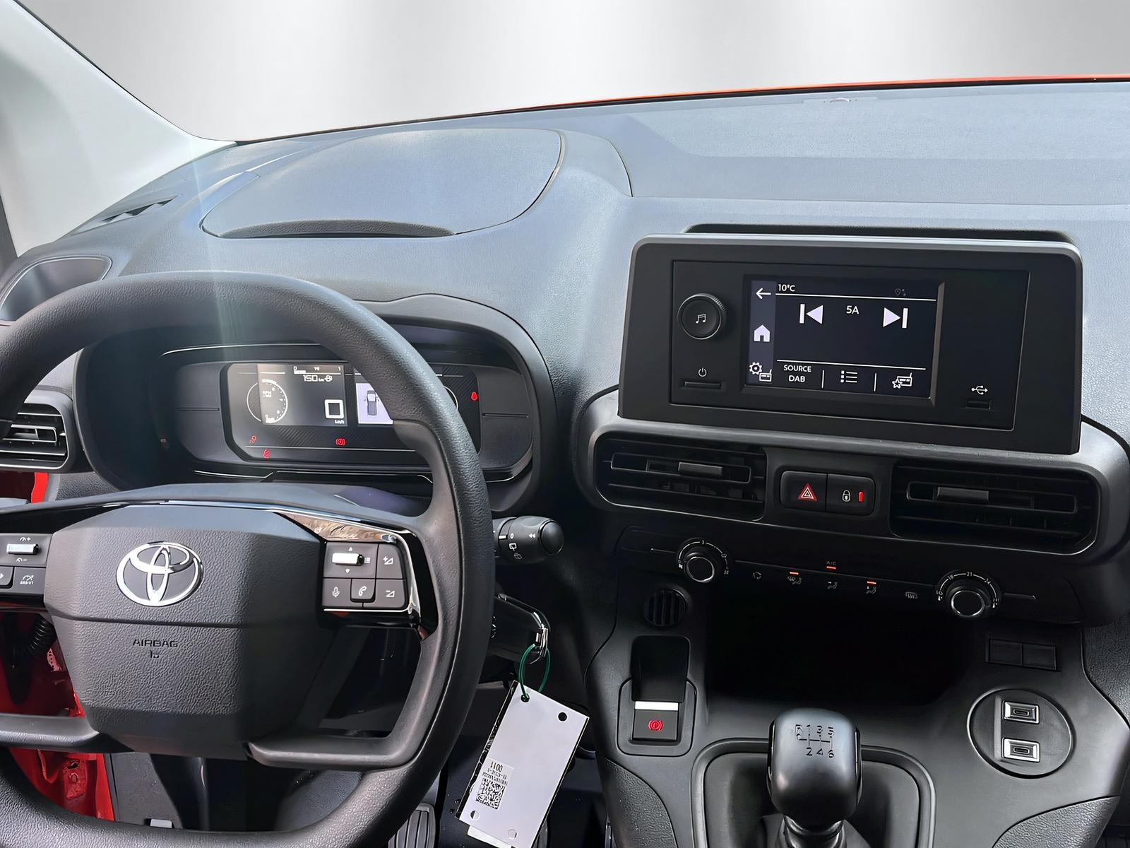 TOYOTA PROACE CITY Van L1 1.2 Active-image-17