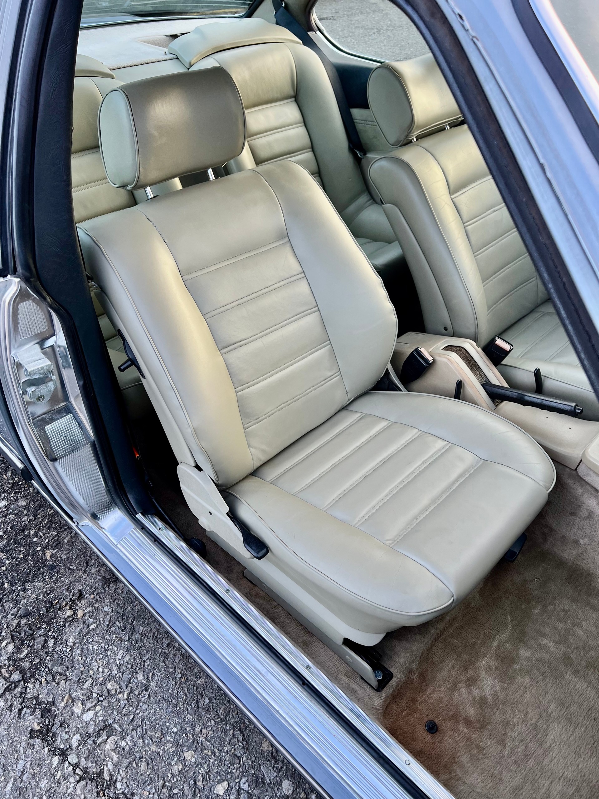 BMW 635CSi A-image-16