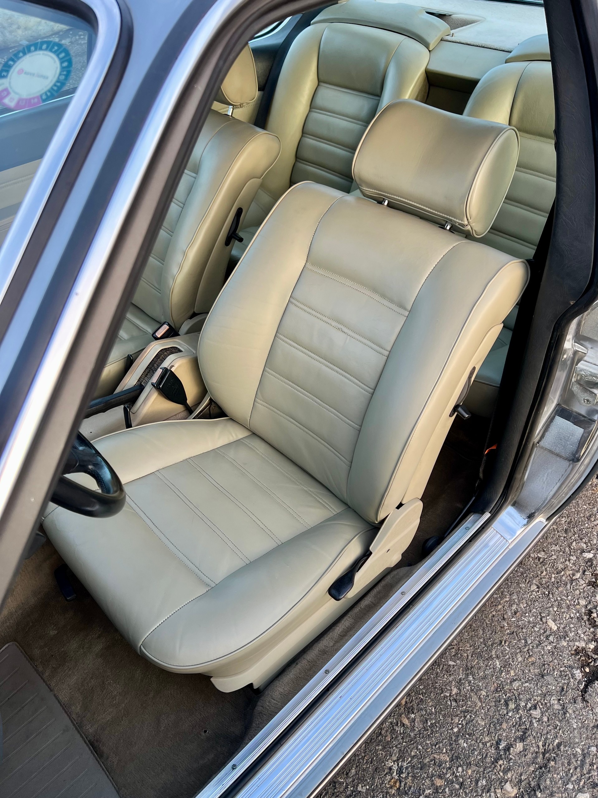 BMW 635CSi A-image-10