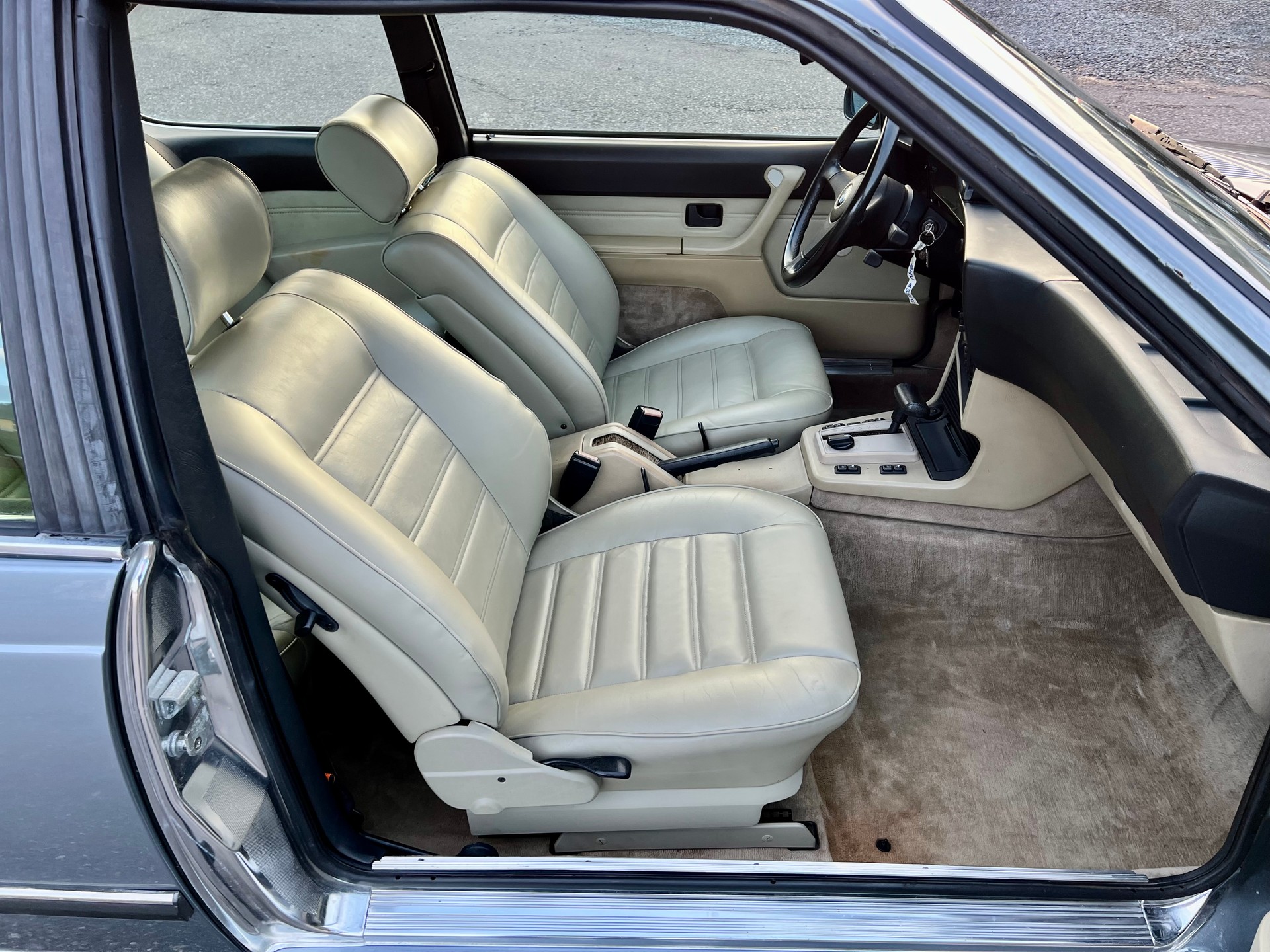 BMW 635CSi A-image-15
