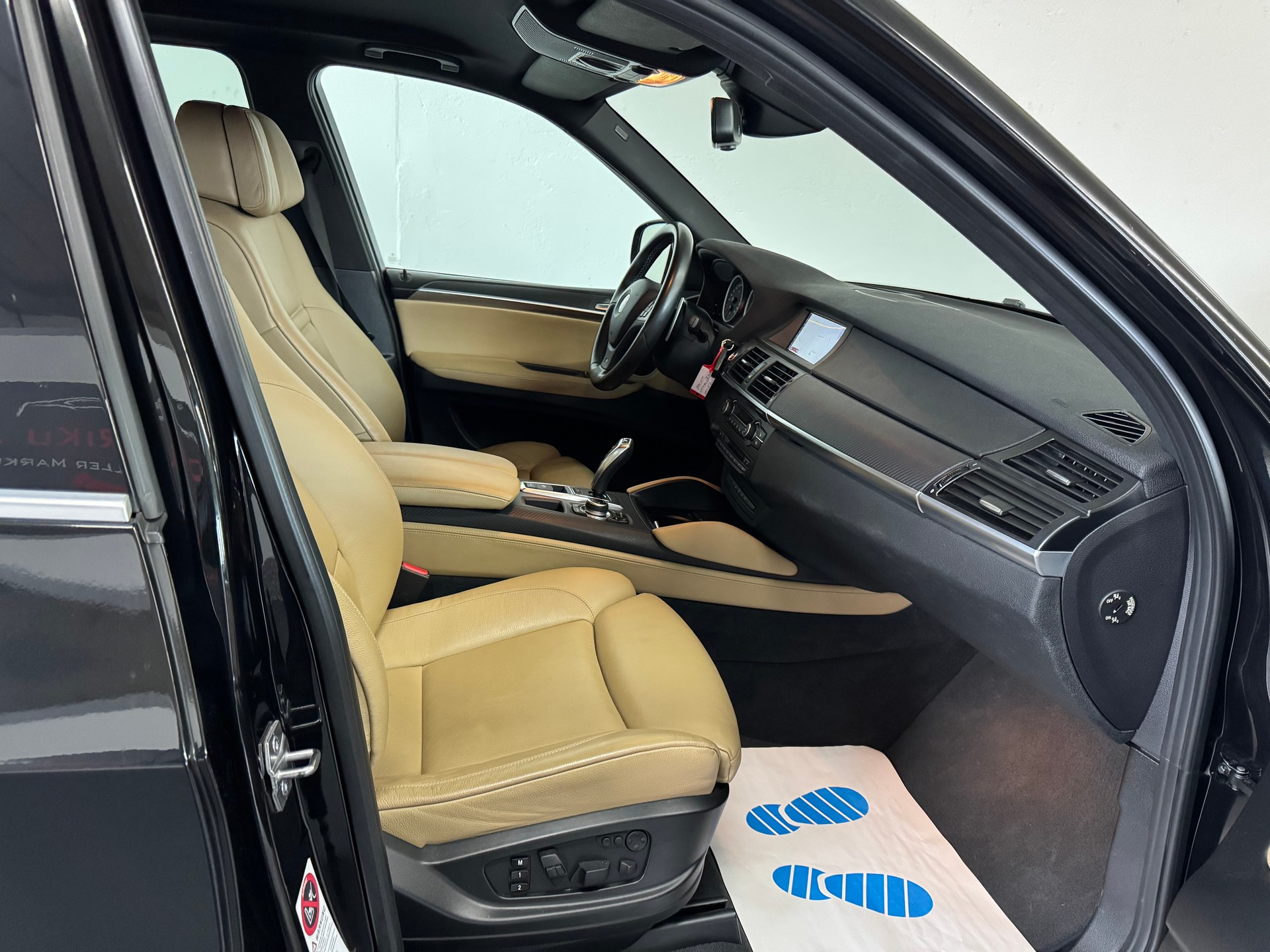 BMW X5 xDrive M Steptronic-image-19