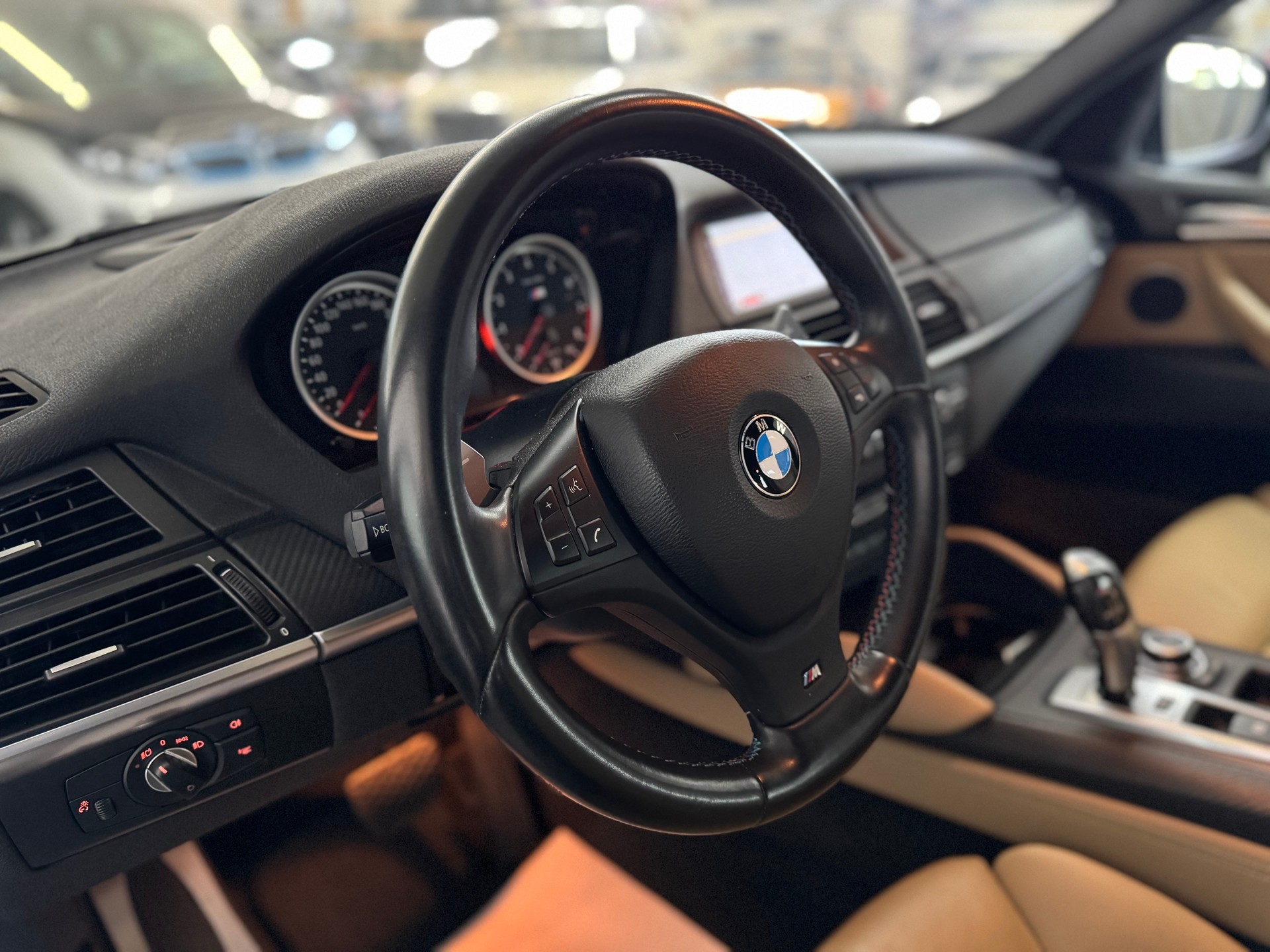 BMW X5 xDrive M Steptronic-image-13