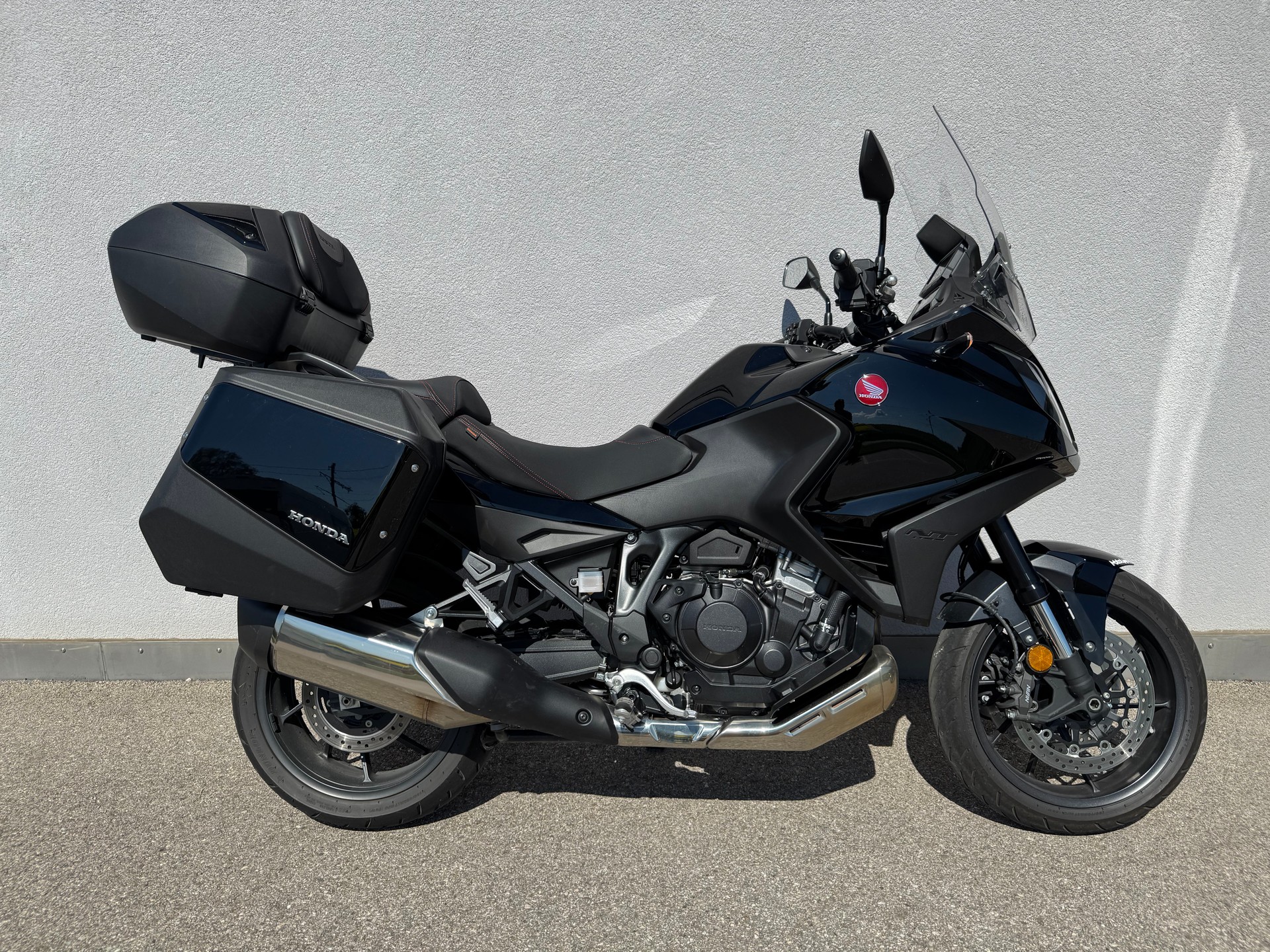 HONDA NT 1100-showroom-element-3