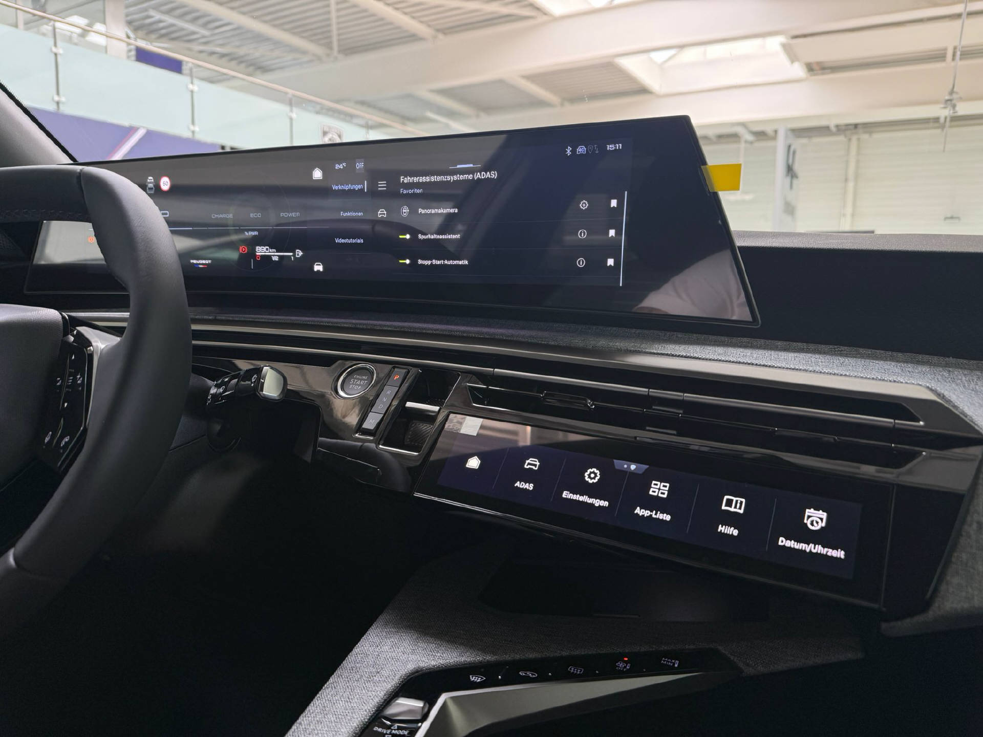 PEUGEOT 3008 1.2 Hybrid Allure Premium-image-11