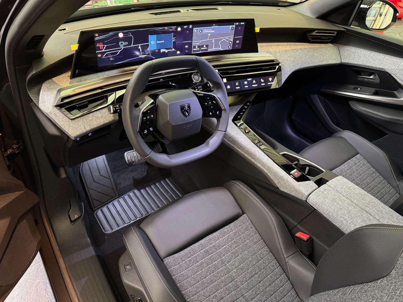 PEUGEOT 3008 1.2 Hybrid Allure Premium-image-5