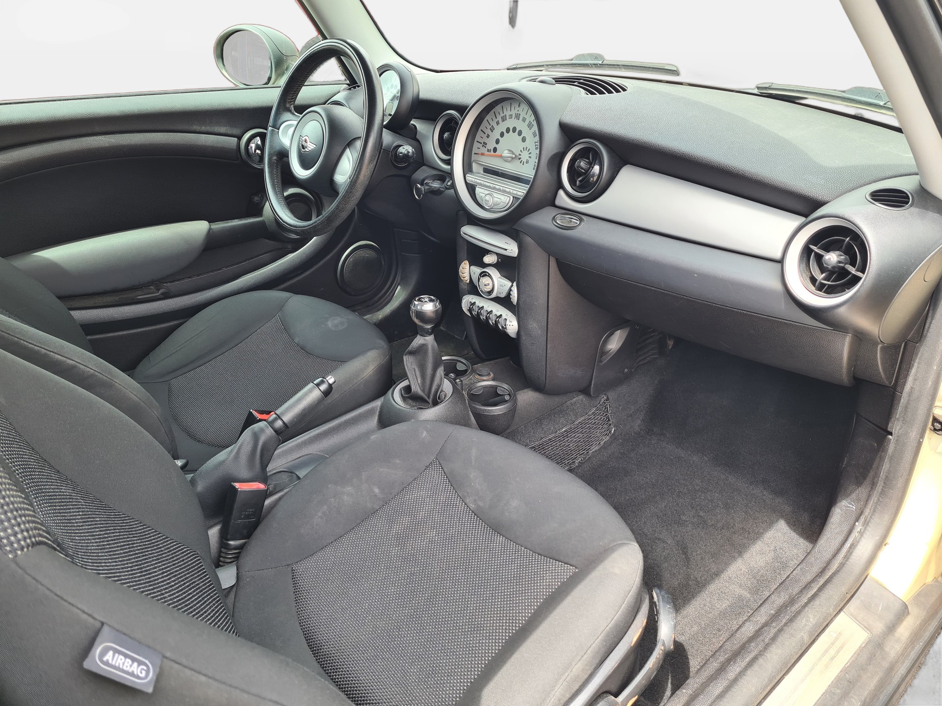 MINI One-image-9