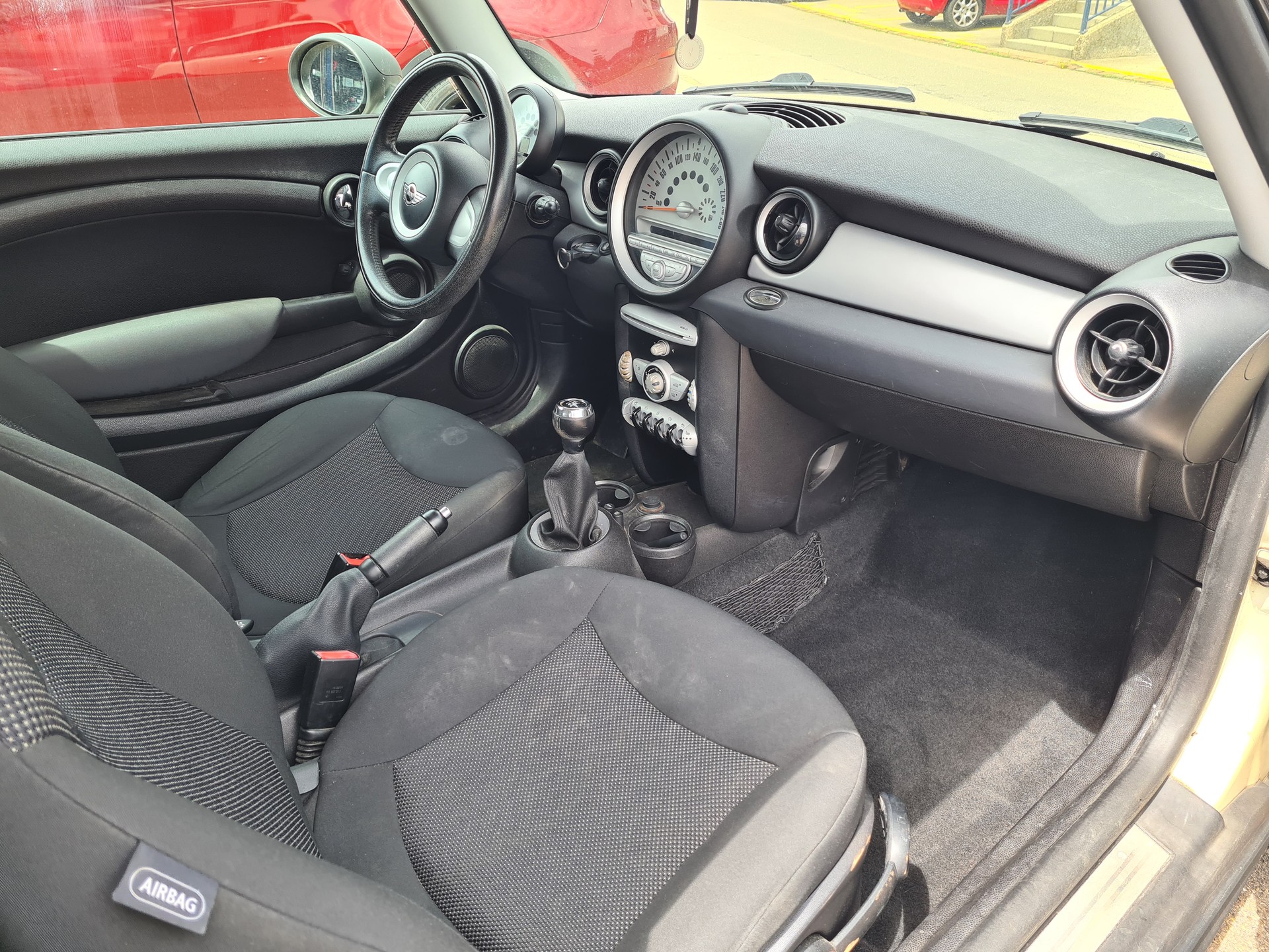MINI One-image-9