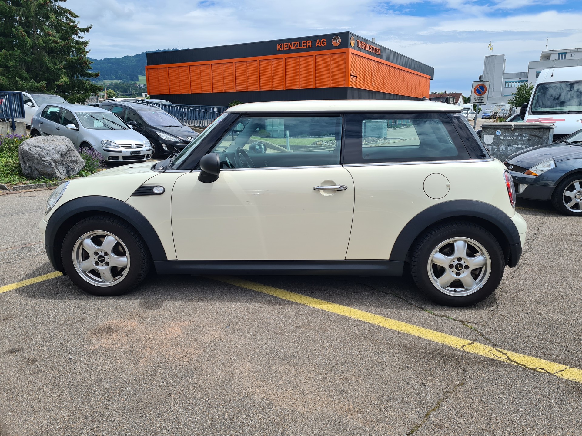 MINI One-image-3