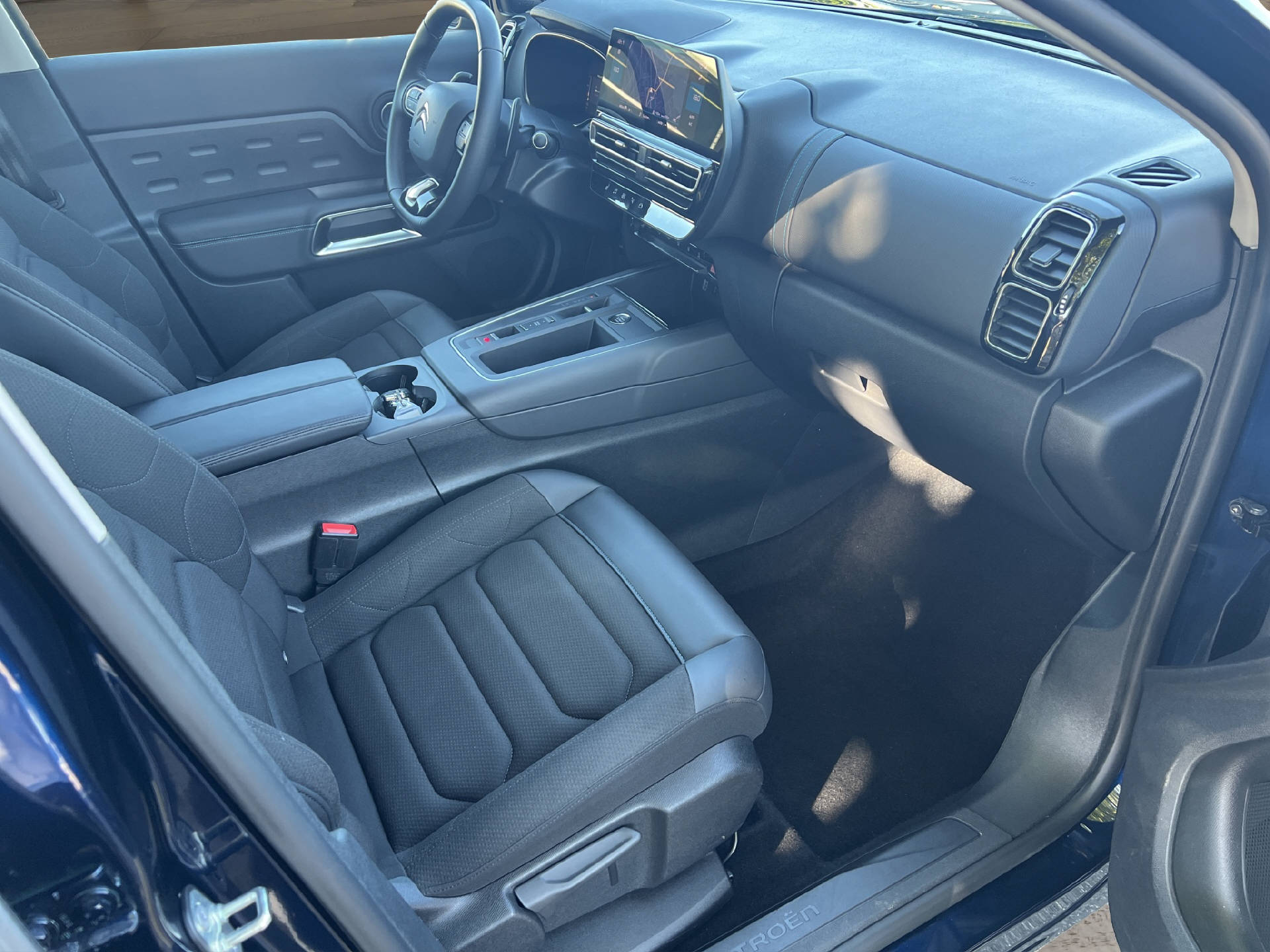 CITROEN C5 Aircross 1.2 Hybrid Swiss Edition-image-13