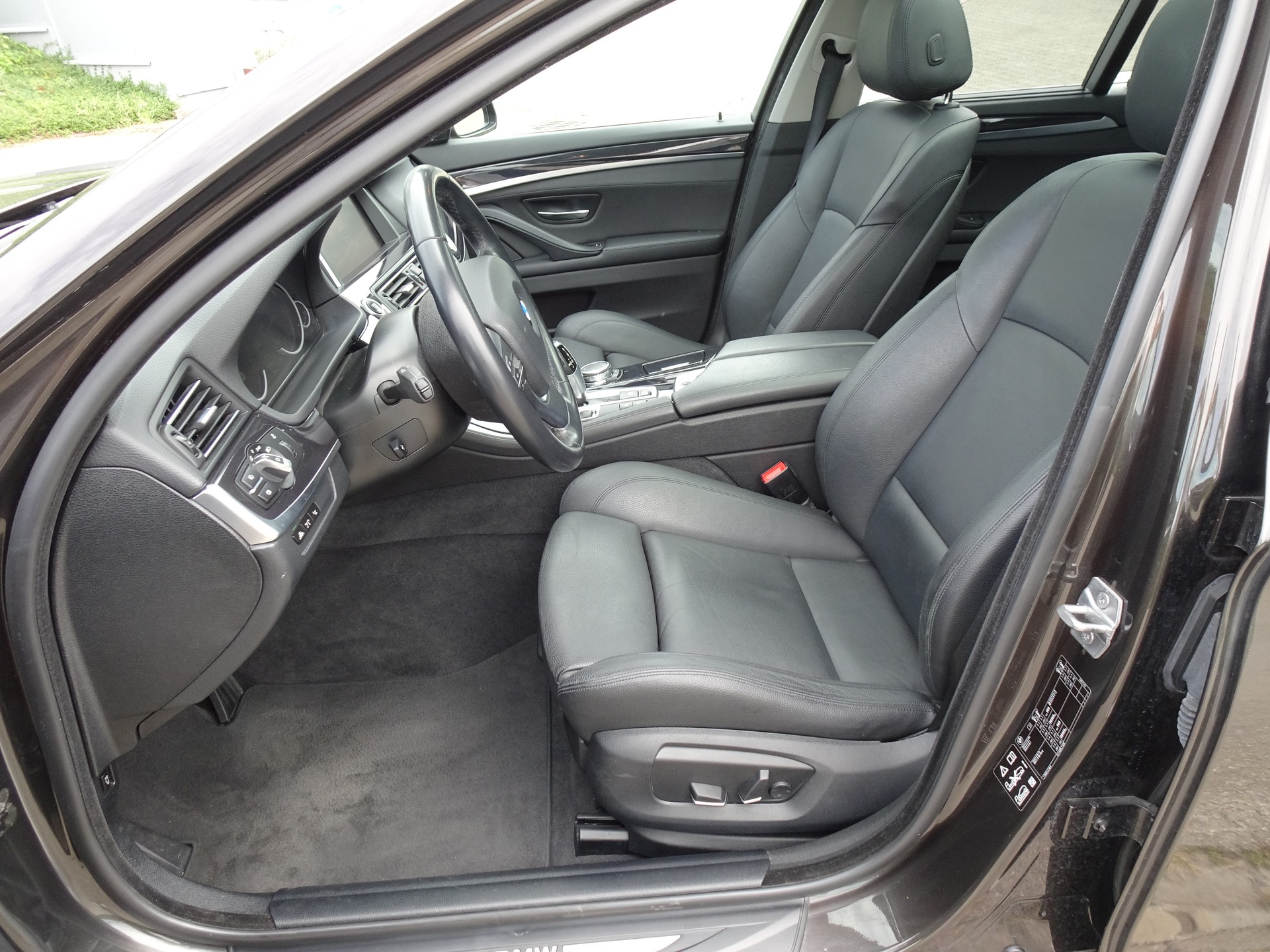 BMW 530d Touring xDrive Steptronic-image-10