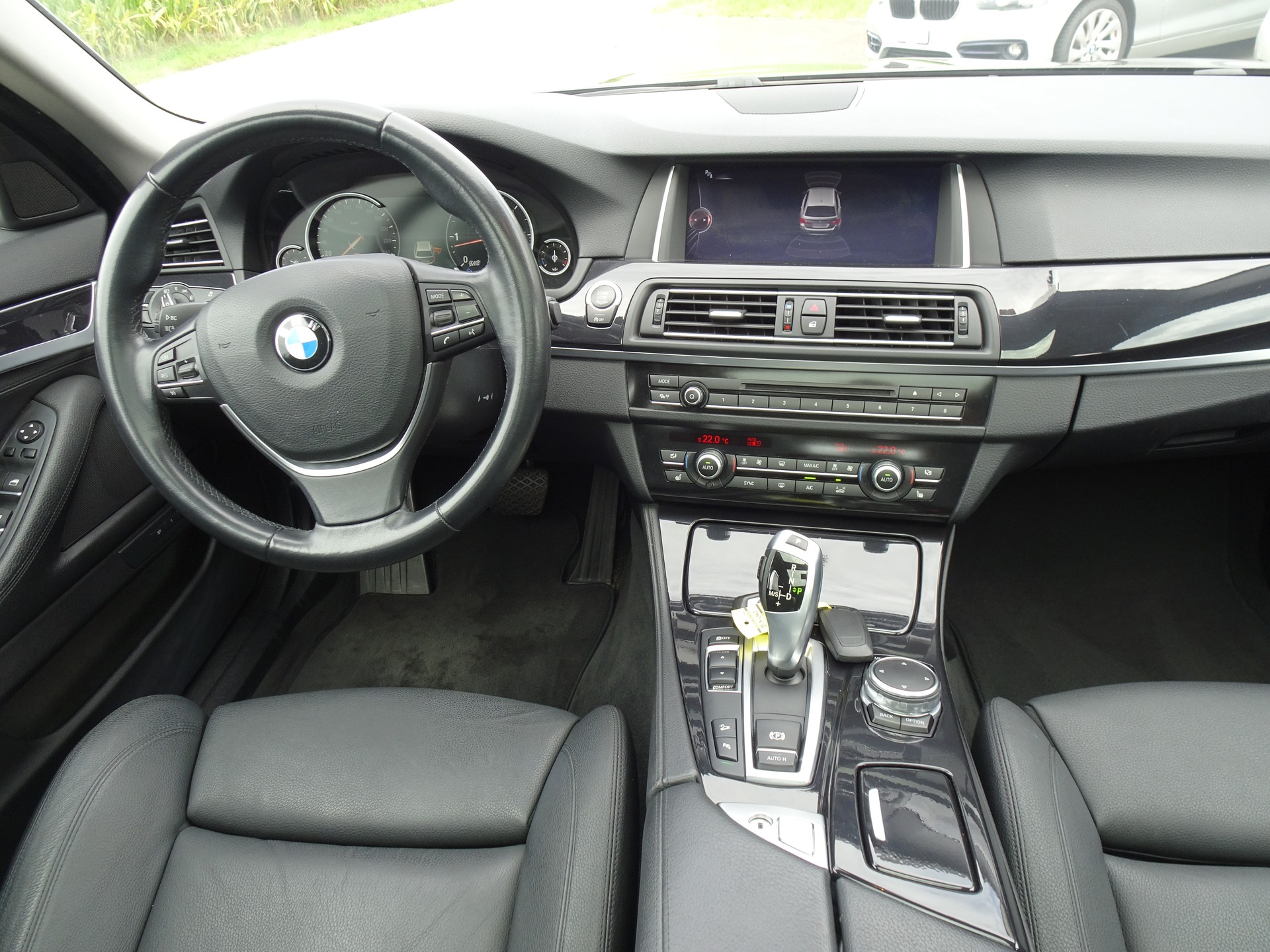 BMW 530d Touring xDrive Steptronic-image-9