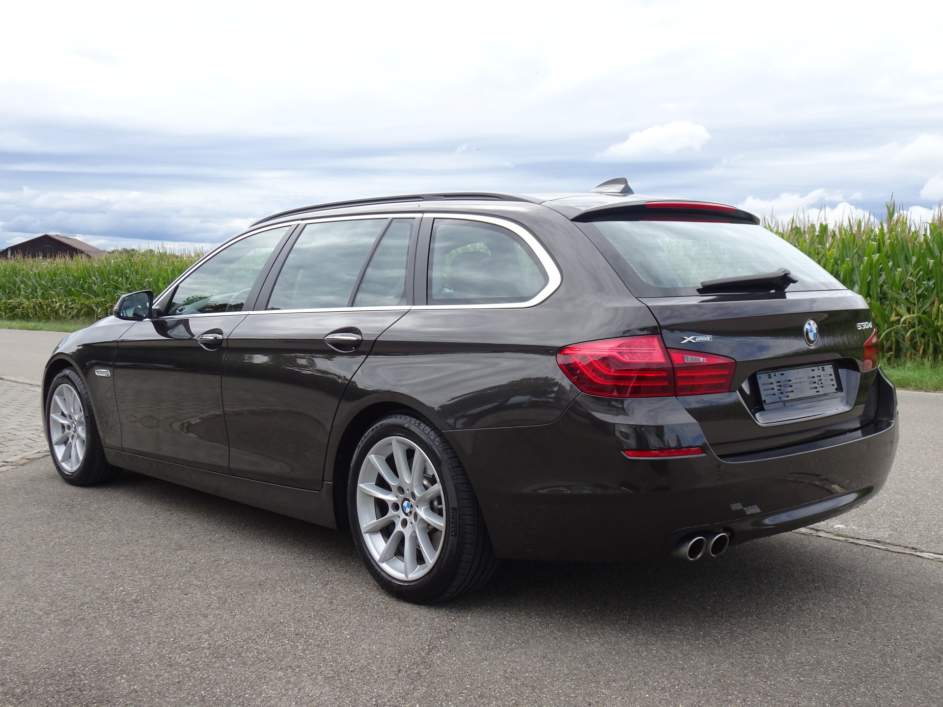 BMW 530d Touring xDrive Steptronic-image-2