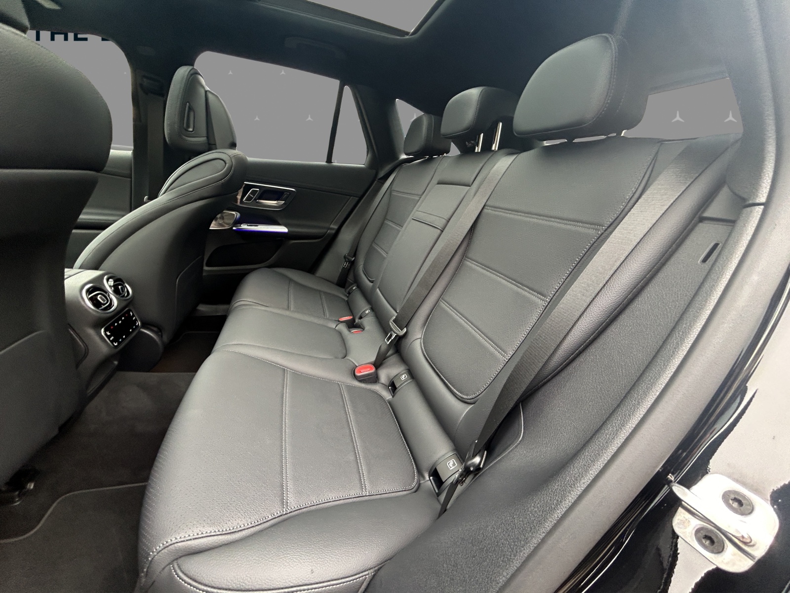 MERCEDES-BENZ GLC 300 d 4Matic 9G-Tronic-image-10