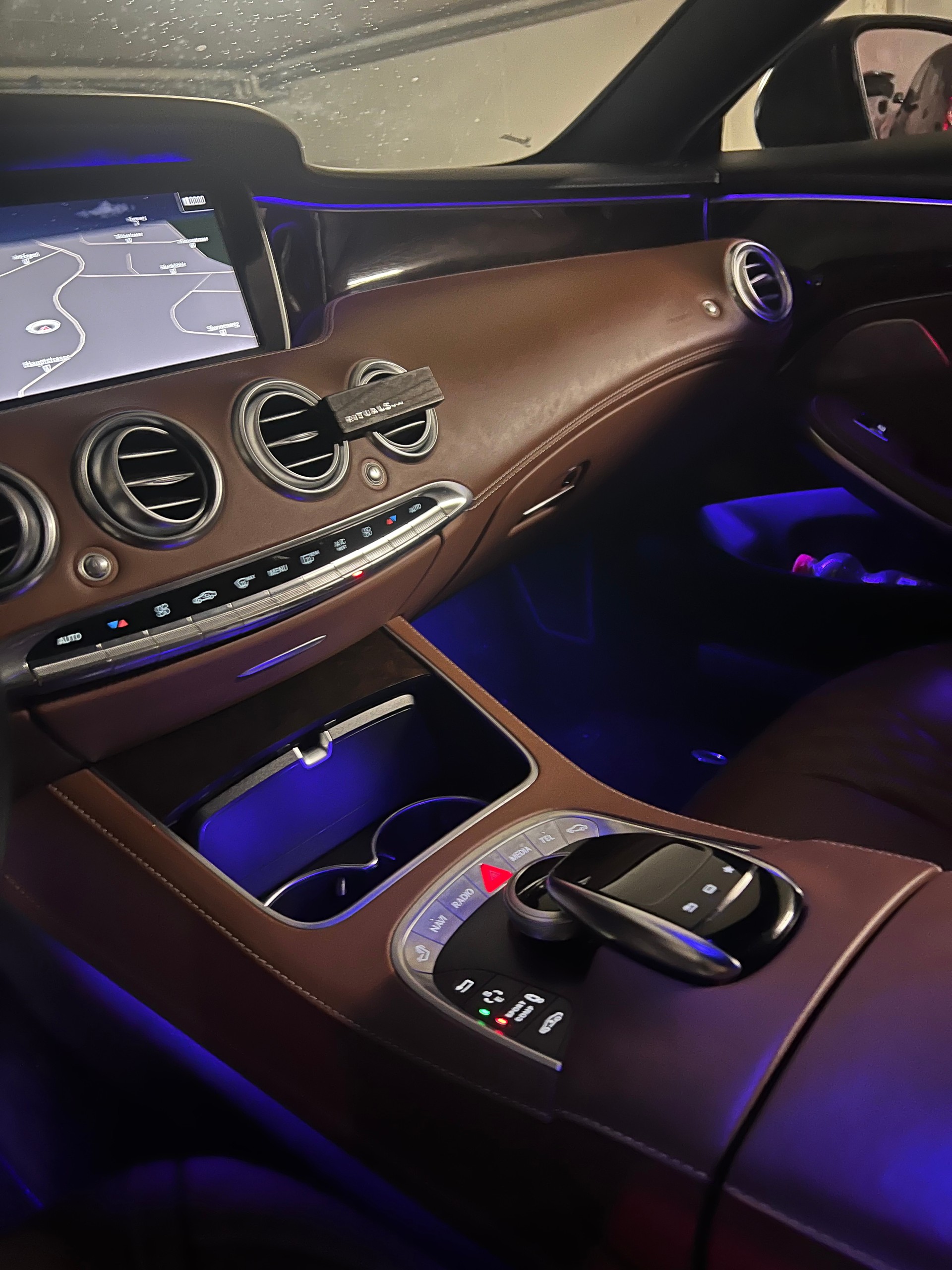 MERCEDES-BENZ S 500 Coupé 4Matic 9G-Tronic-image-4