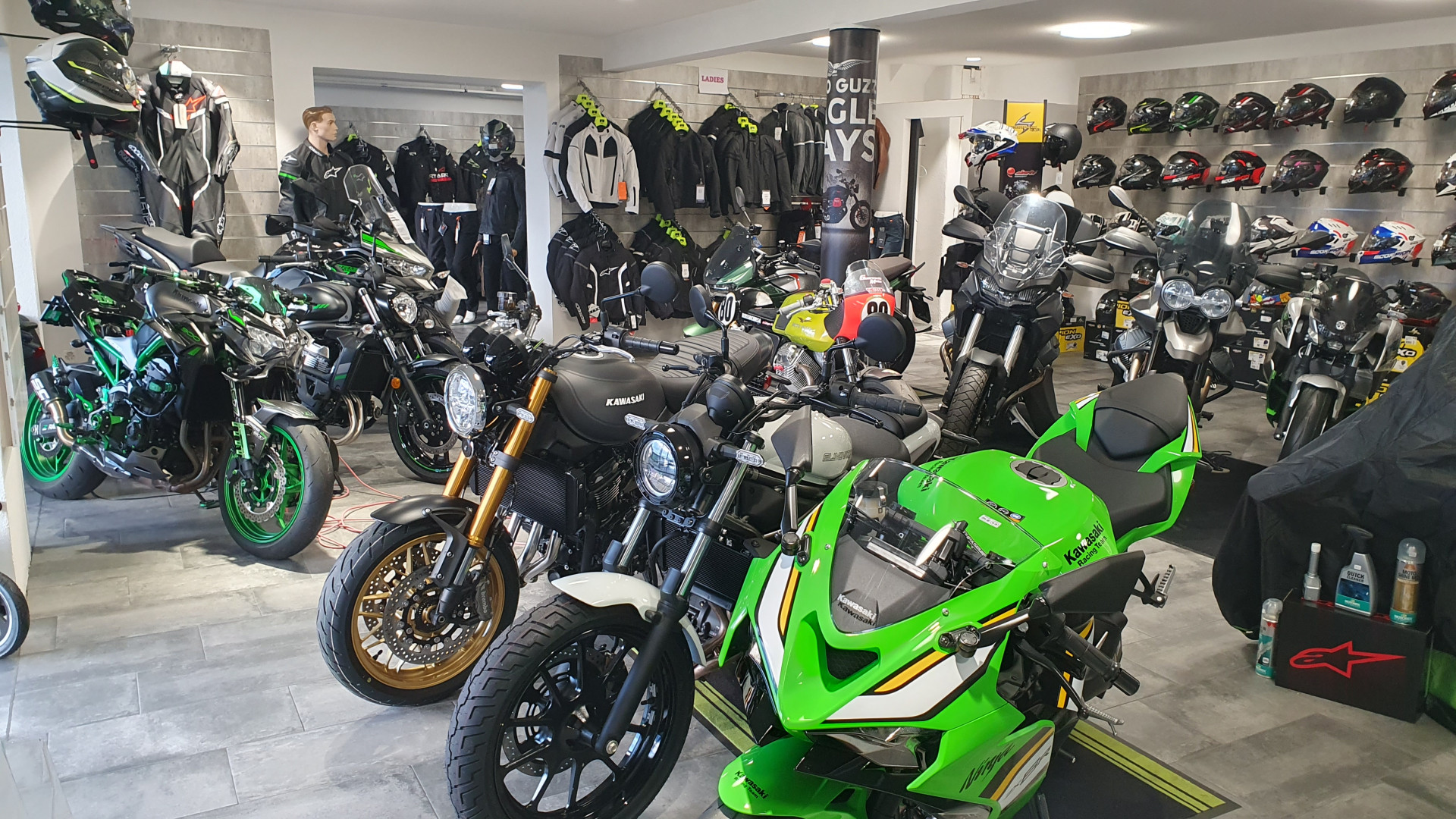 KAWASAKI Z 900-image-9