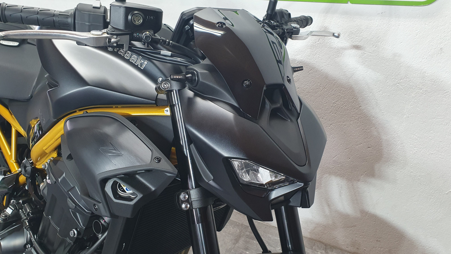 KAWASAKI Z 900-showroom-element-2