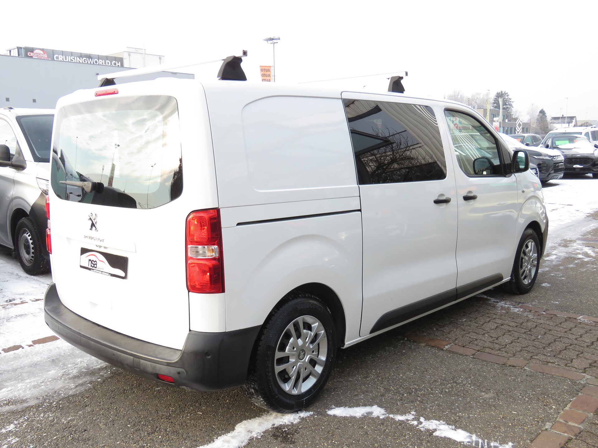 PEUGEOT Expert 2.0 BlueHDi 150 S&S Premium Standard-showroom-element-3