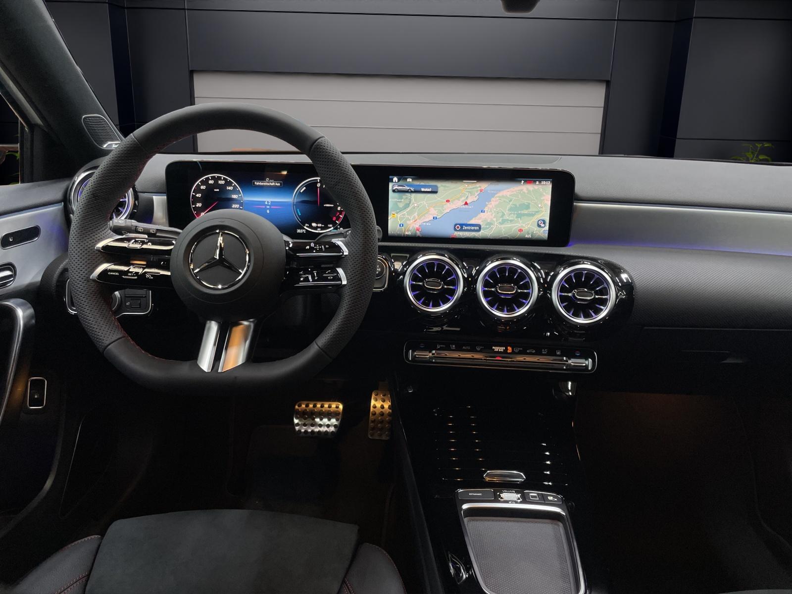 MERCEDES-BENZ A 250 e EQ Star AMG Line-image-4