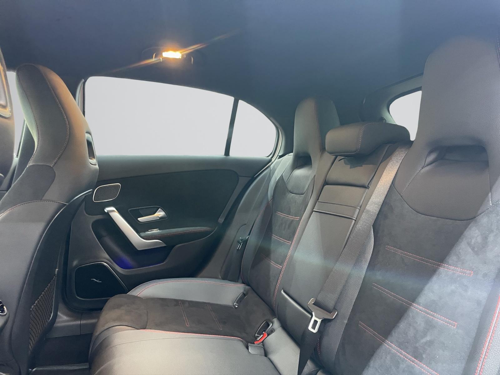 MERCEDES-BENZ A 250 e EQ Star AMG Line-image-7