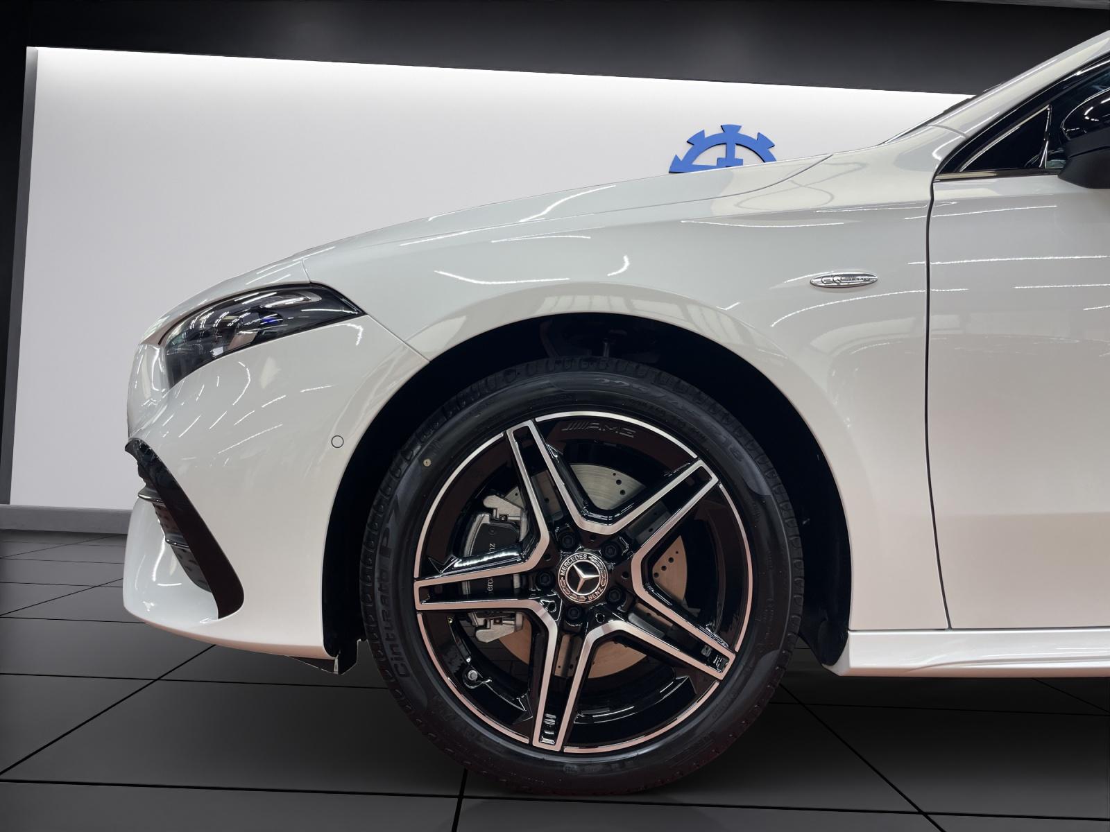 MERCEDES-BENZ A 250 e EQ Star AMG Line-image-9