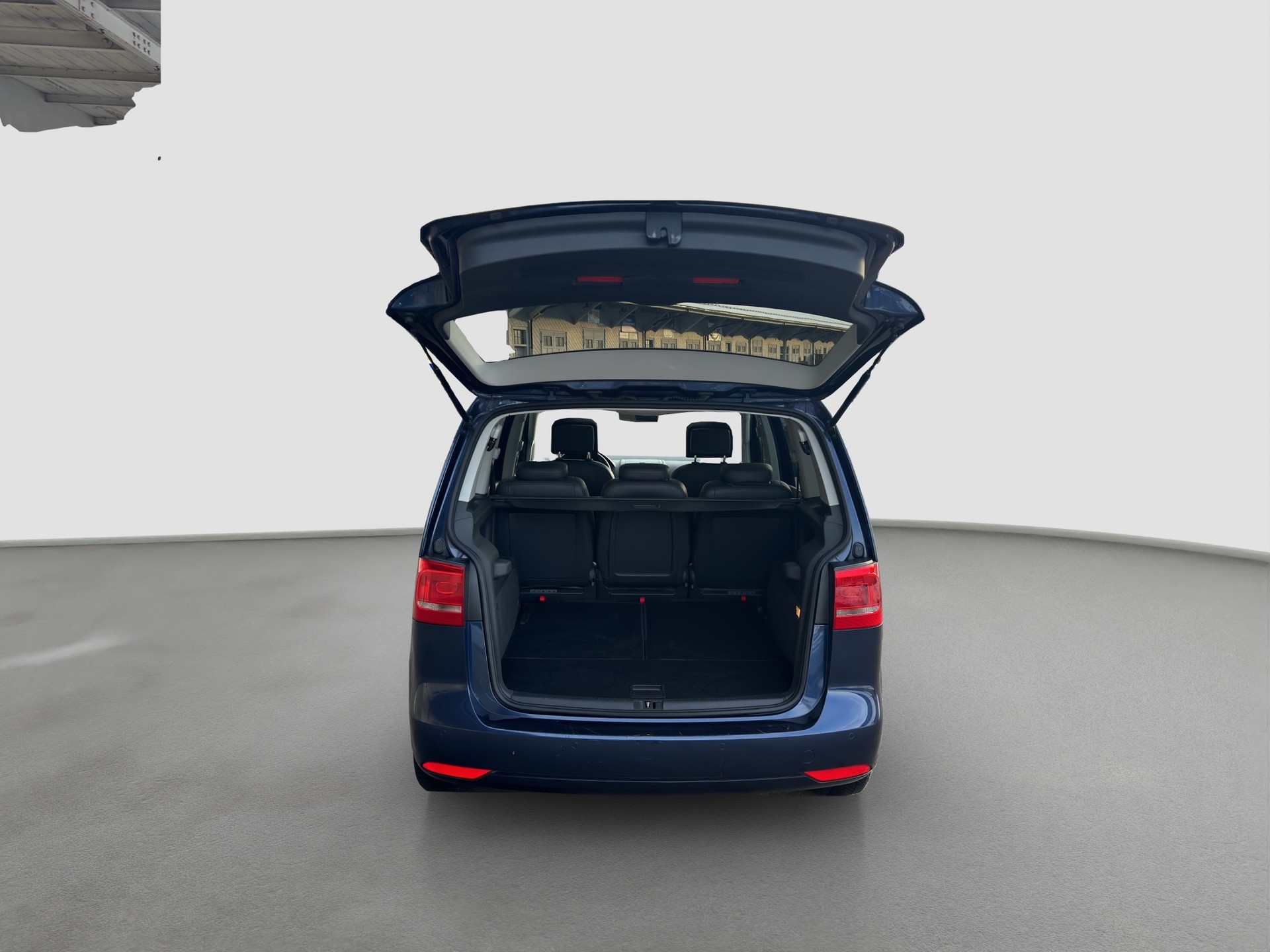VW Touran 2.0 TDI Highline DSG-image-12