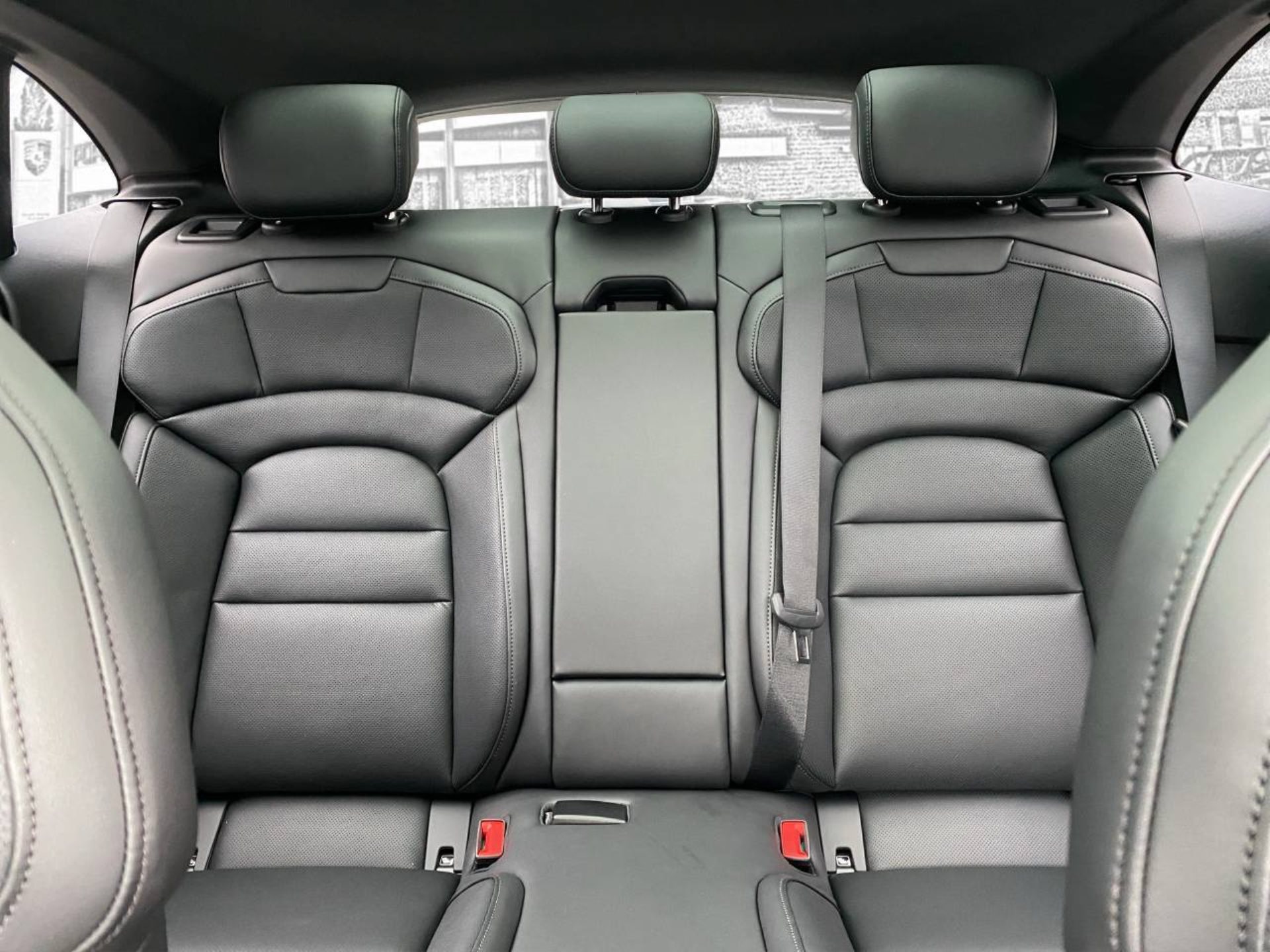 PORSCHE Taycan 4 Cross Turismo-image-16
