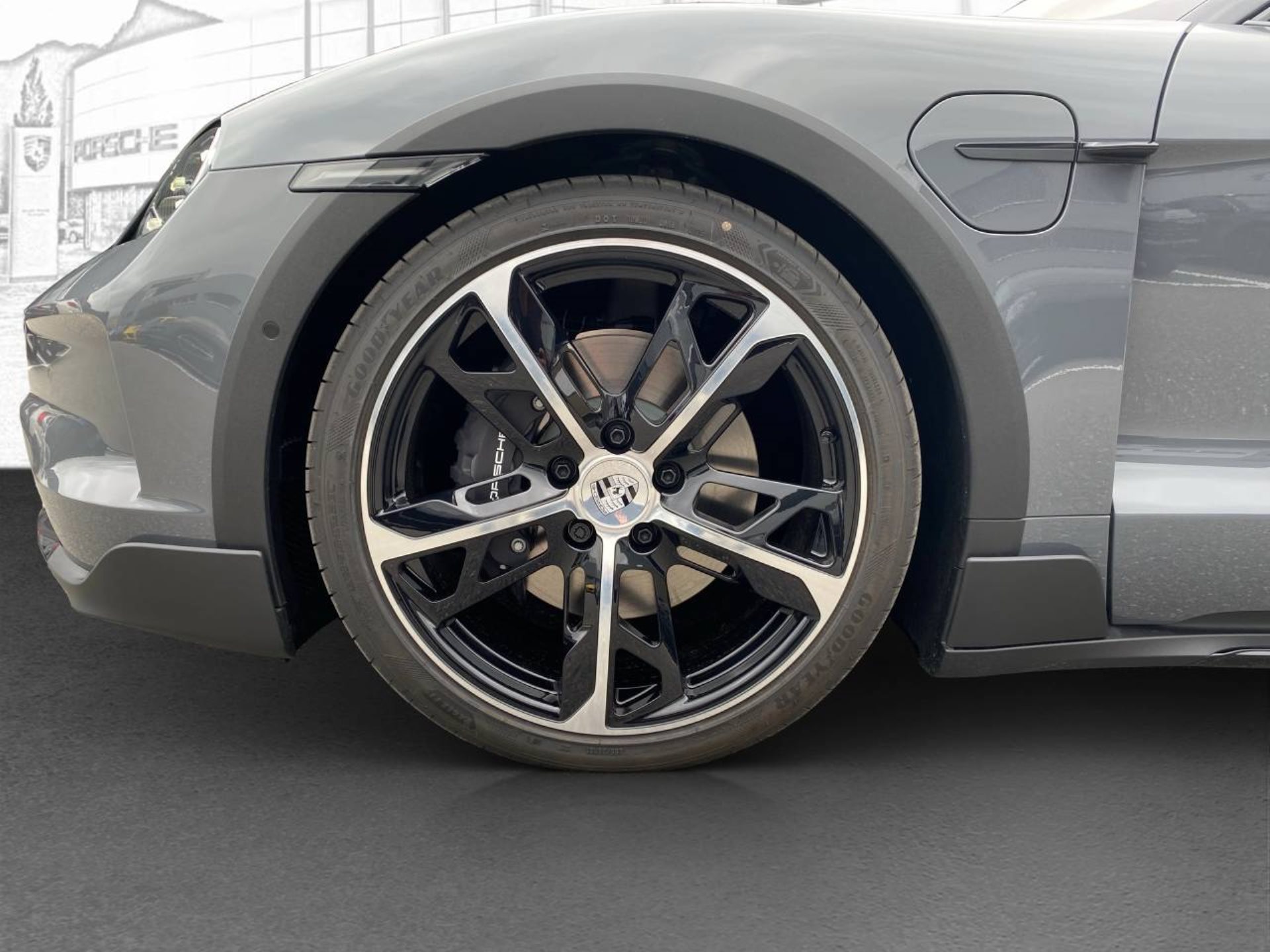 PORSCHE Taycan 4 Cross Turismo-image-7