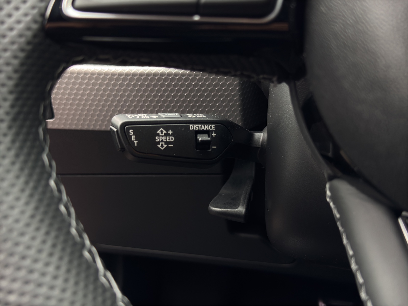 AUDI A1 Sportback 30 TFSI S Line Attraction S-tronic-image-14