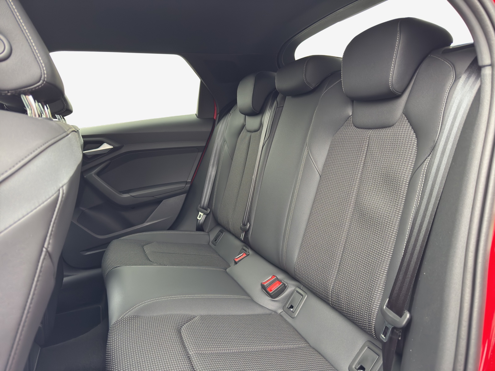 AUDI A1 Sportback 30 TFSI S Line Attraction S-tronic-image-11