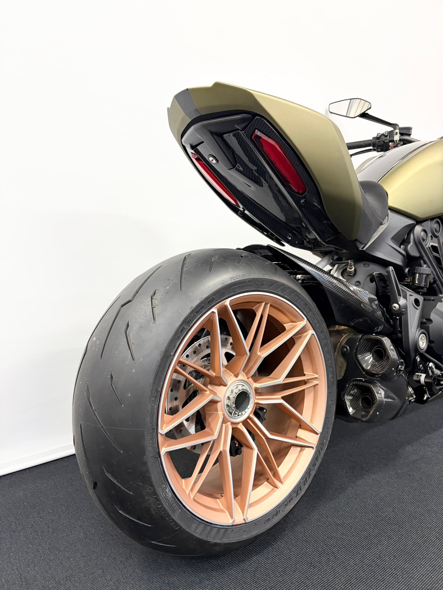 DUCATI Diavel 1260 S-showroom-element-1